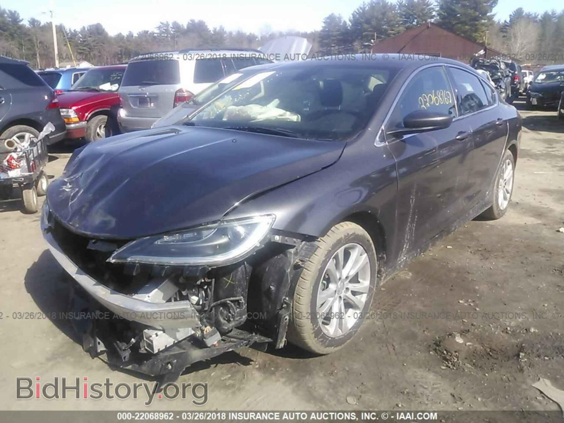 2015 Chrysler 200 - VIN: 1C3CCCAB0FN577651 - Photo 2