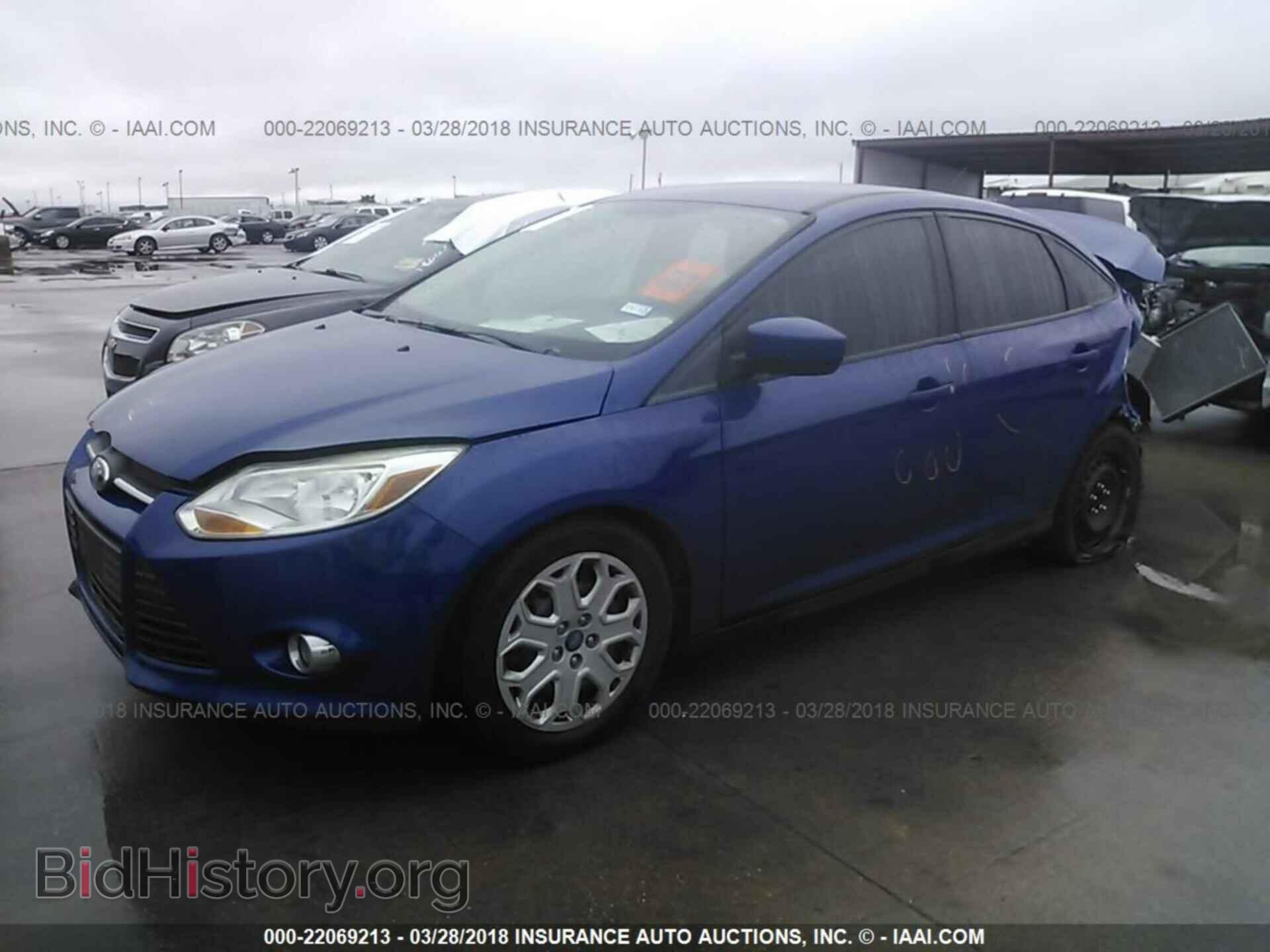 2012 Ford Focus - VIN: 1FAHP3F28CL235487 - Фото 2
