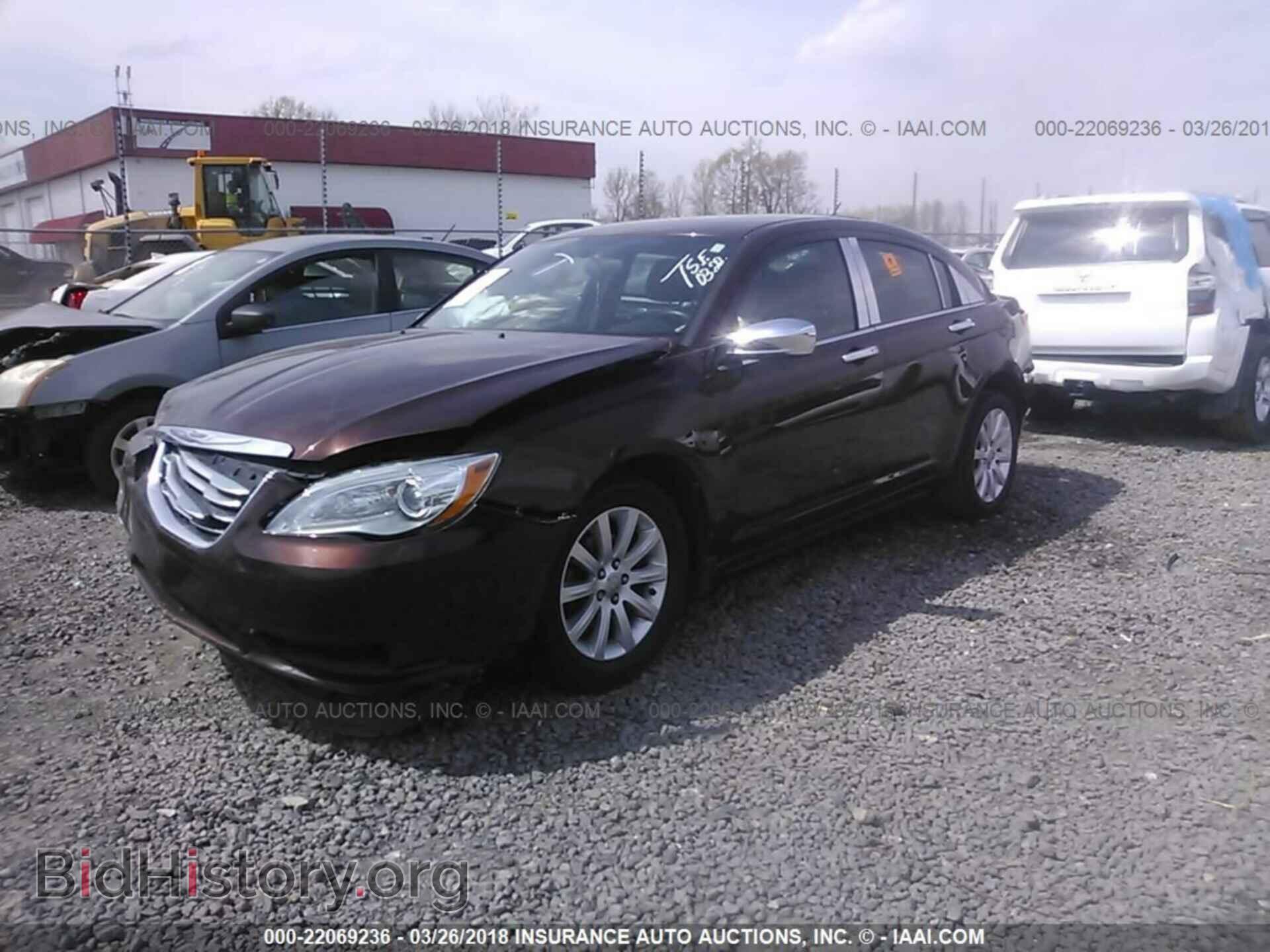 2013 Chrysler 200 - VIN: 1C3CCBBB3DN763223 - Фото 2