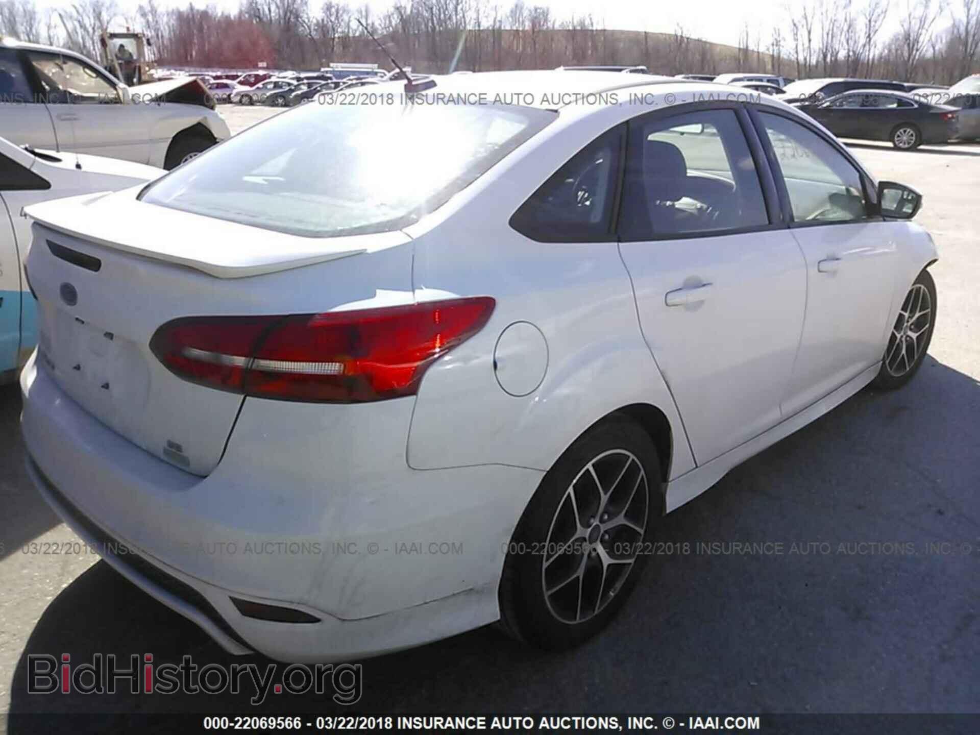 2015 Ford Focus - VIN: 1FADP3FEXFL361234 - Photo 4