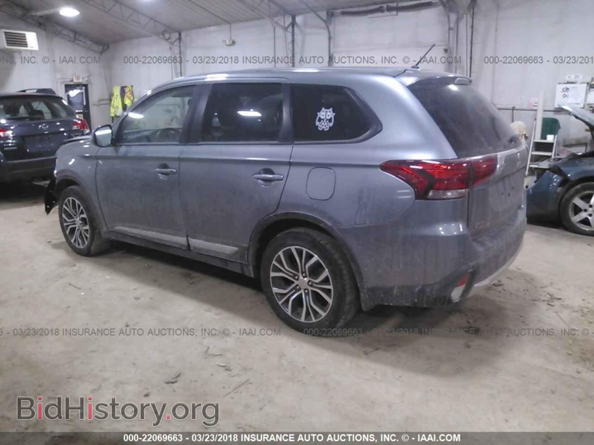 2016 Mitsubishi Outlander - VIN: JA4AZ3A31GZ006877 - Фото 3