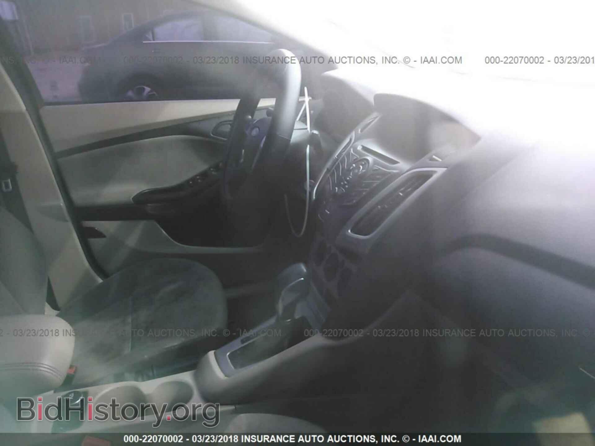 2012 Ford Focus - VIN: 1FAHP3F29CL321102 - Photo 5
