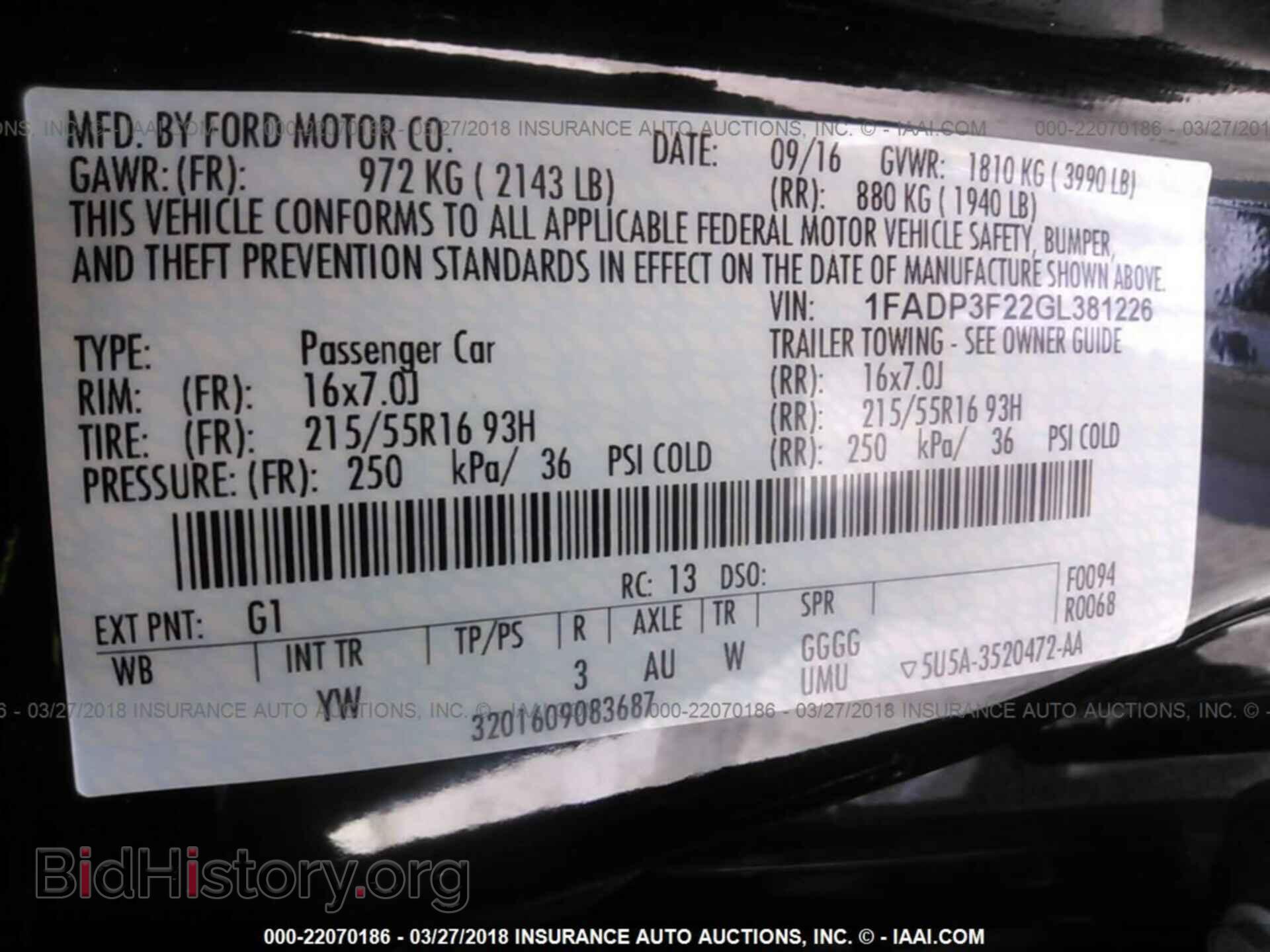 2016 Ford Focus - VIN: 1FADP3F22GL381226 - Photo 9