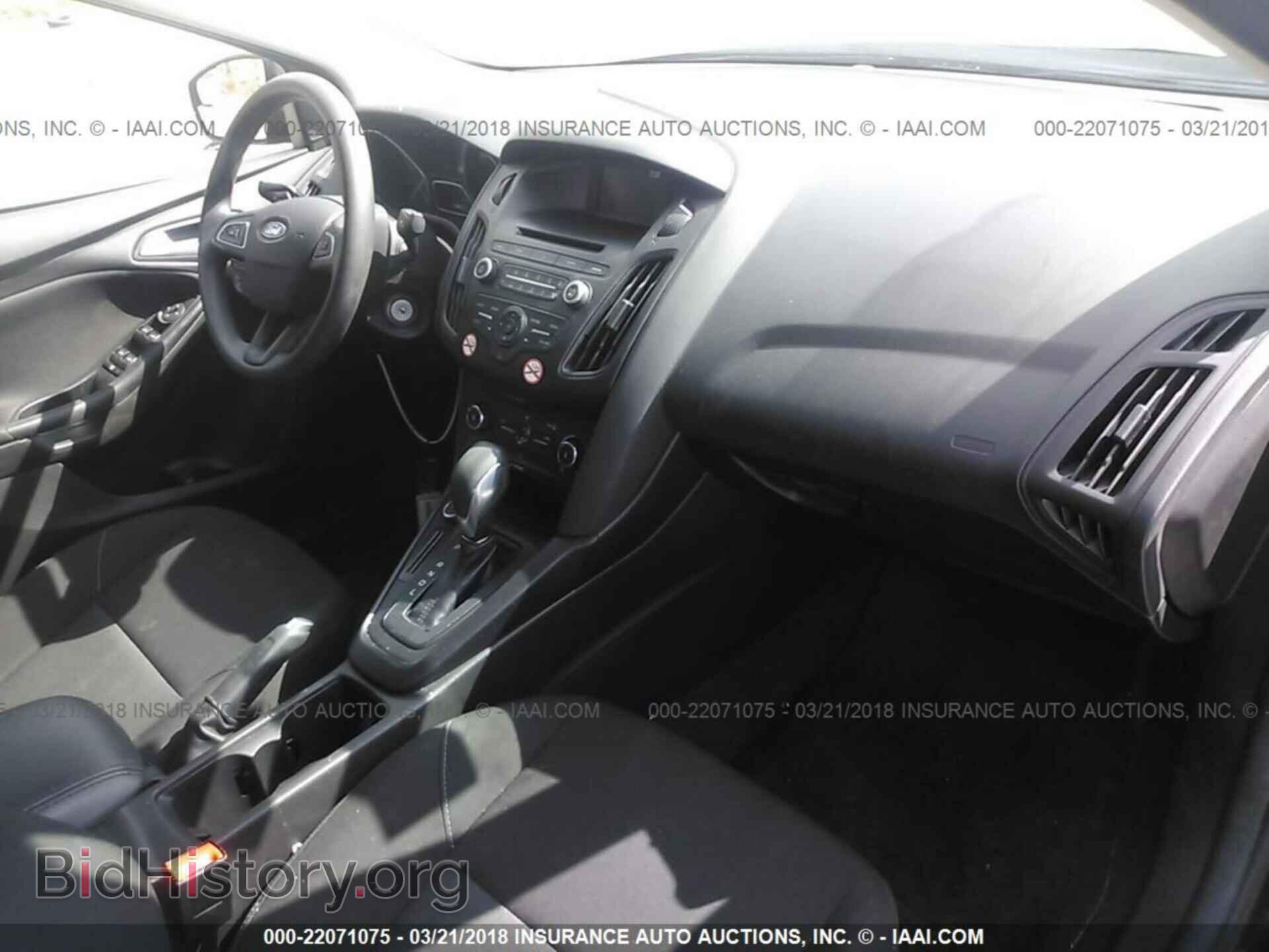 2017 Ford Focus - VIN: 1FADP3F29HL216176 - Photo 5