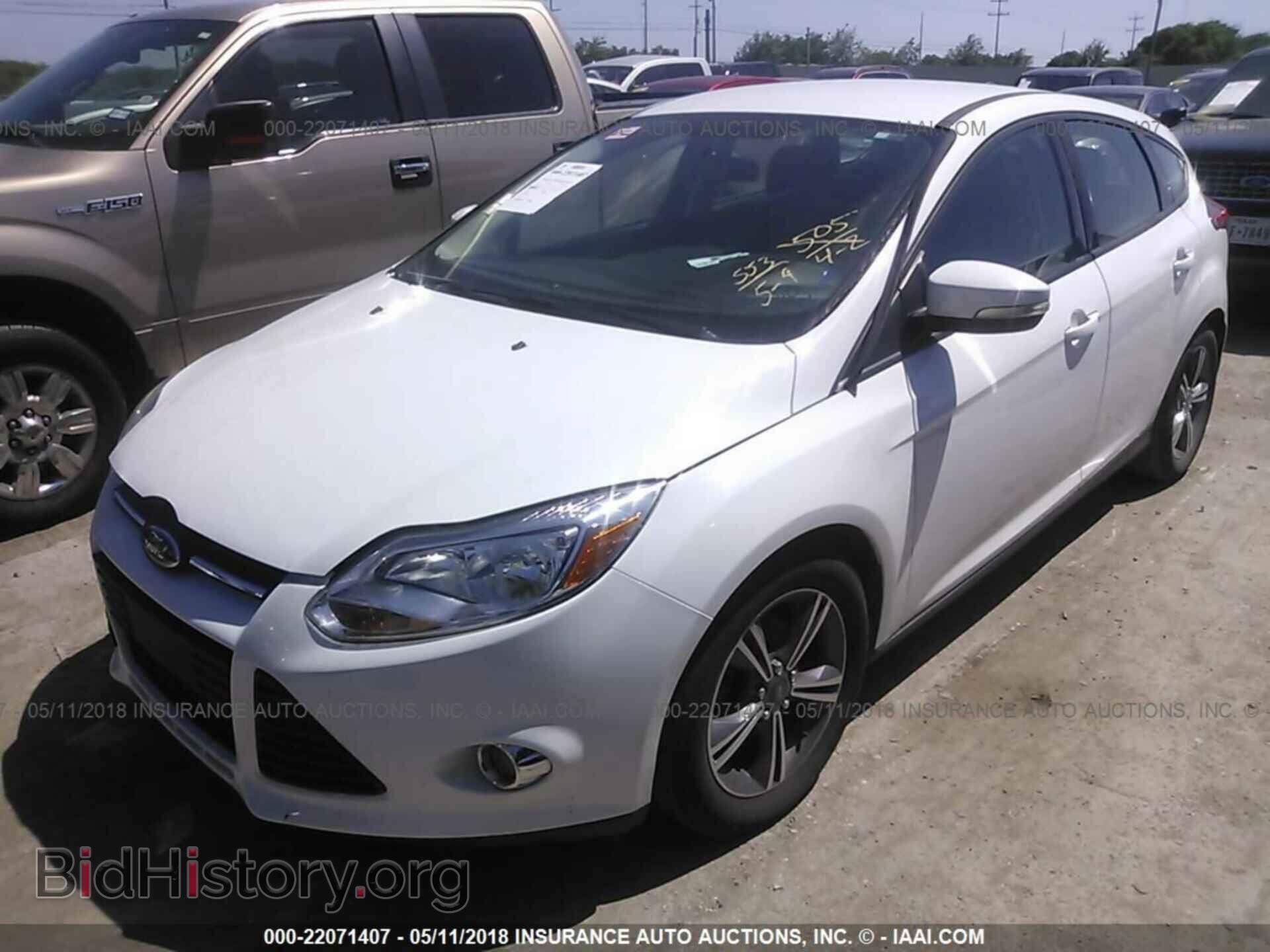 2014 Ford Focus - VIN: 1FADP3K2XEL412726 - Photo 2