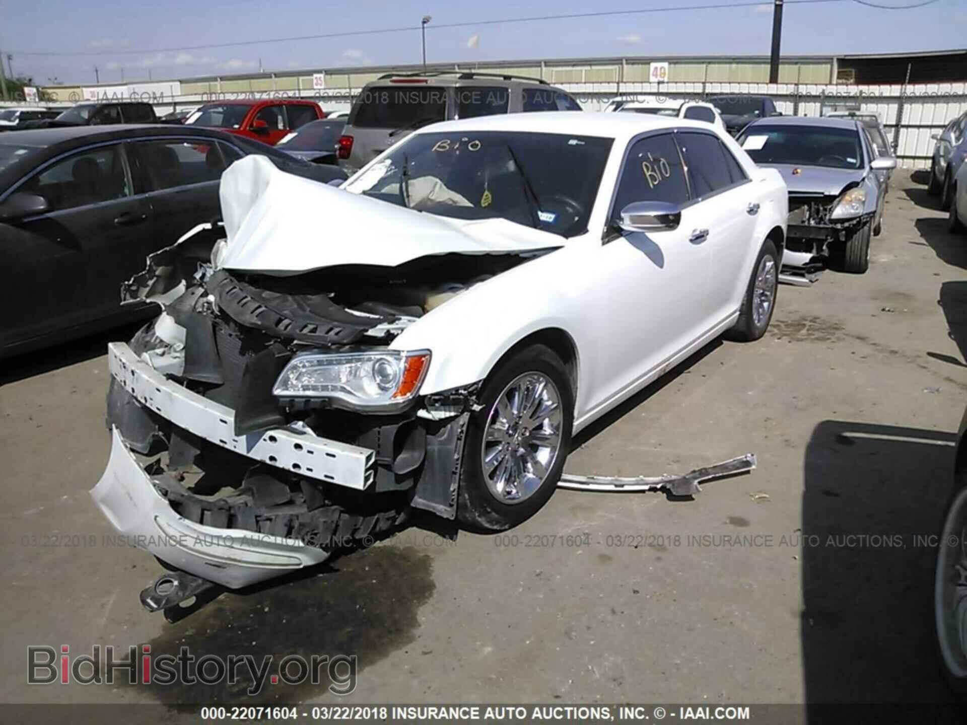 2013 Chrysler 300c - VIN: 2C3CCAET6DH568921 - Фото 2