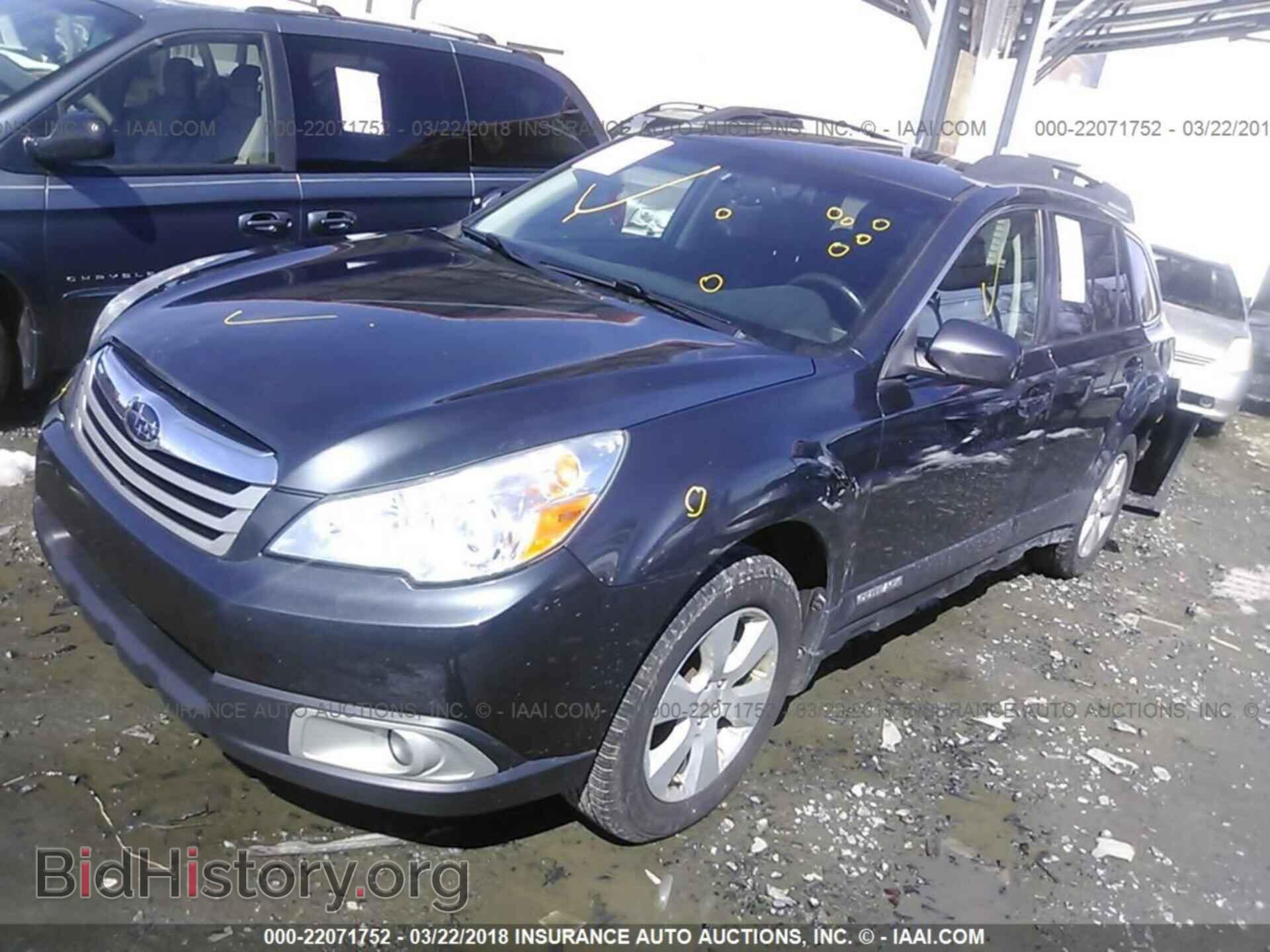 2011 Subaru Outback - VIN: 4S4BRBFC2B3426524 - Фото 2
