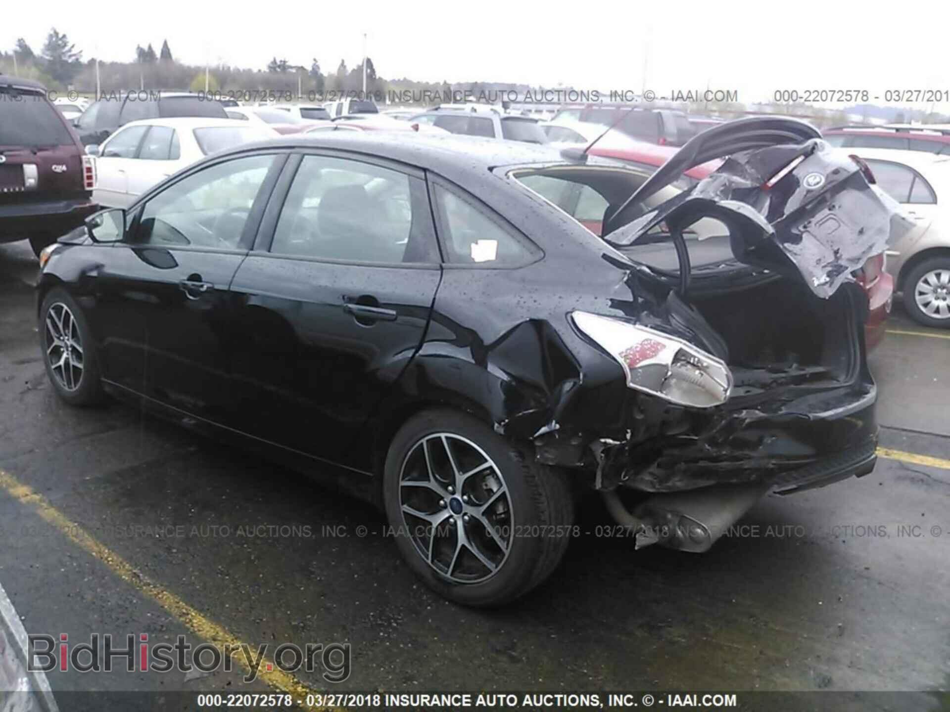2016 Ford Focus - VIN: 1FADP3F24GL238889 - Photo 3