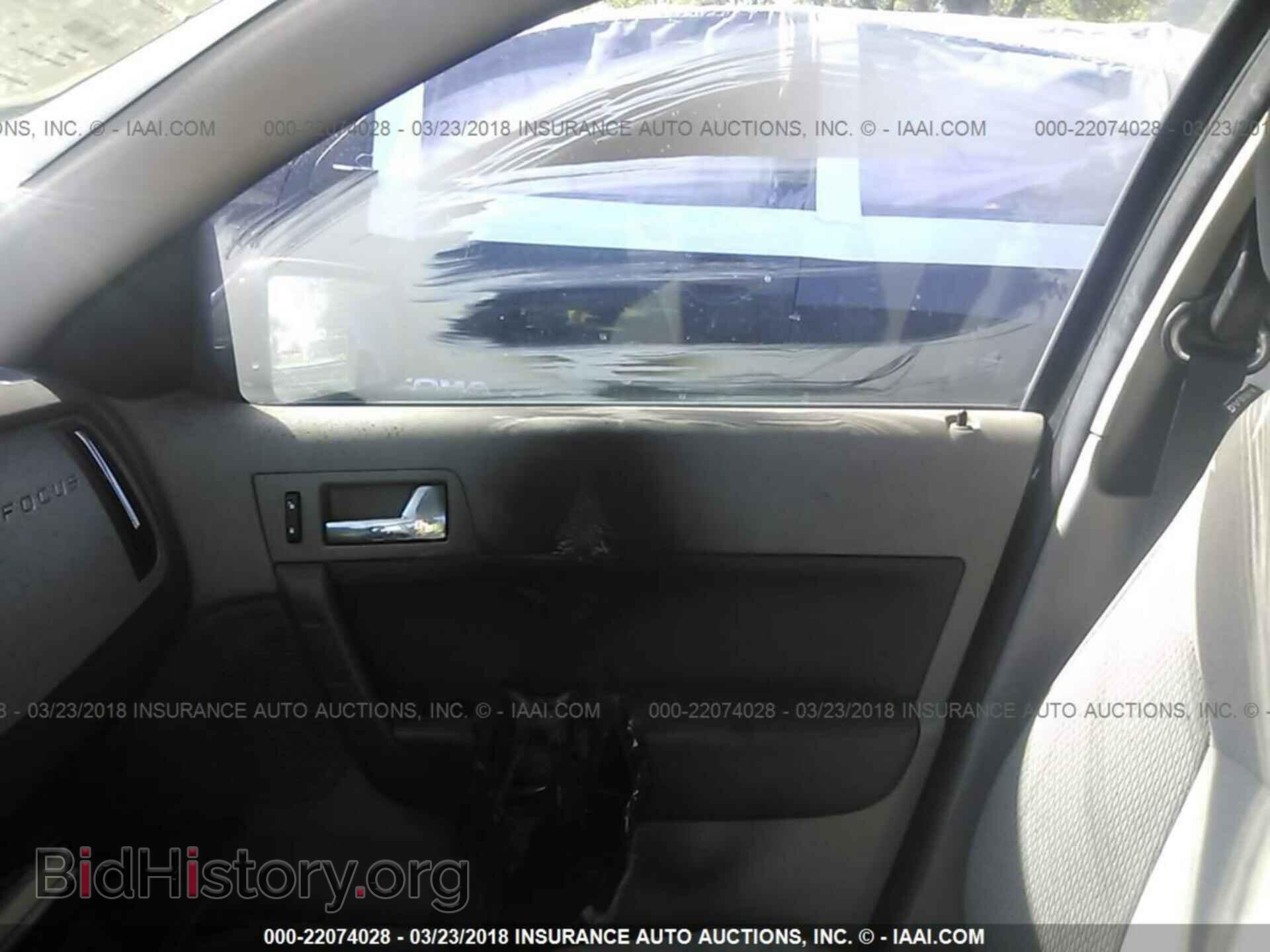2011 Ford Focus - VIN: 1FAHP3GN7BW153661 - Фото 6