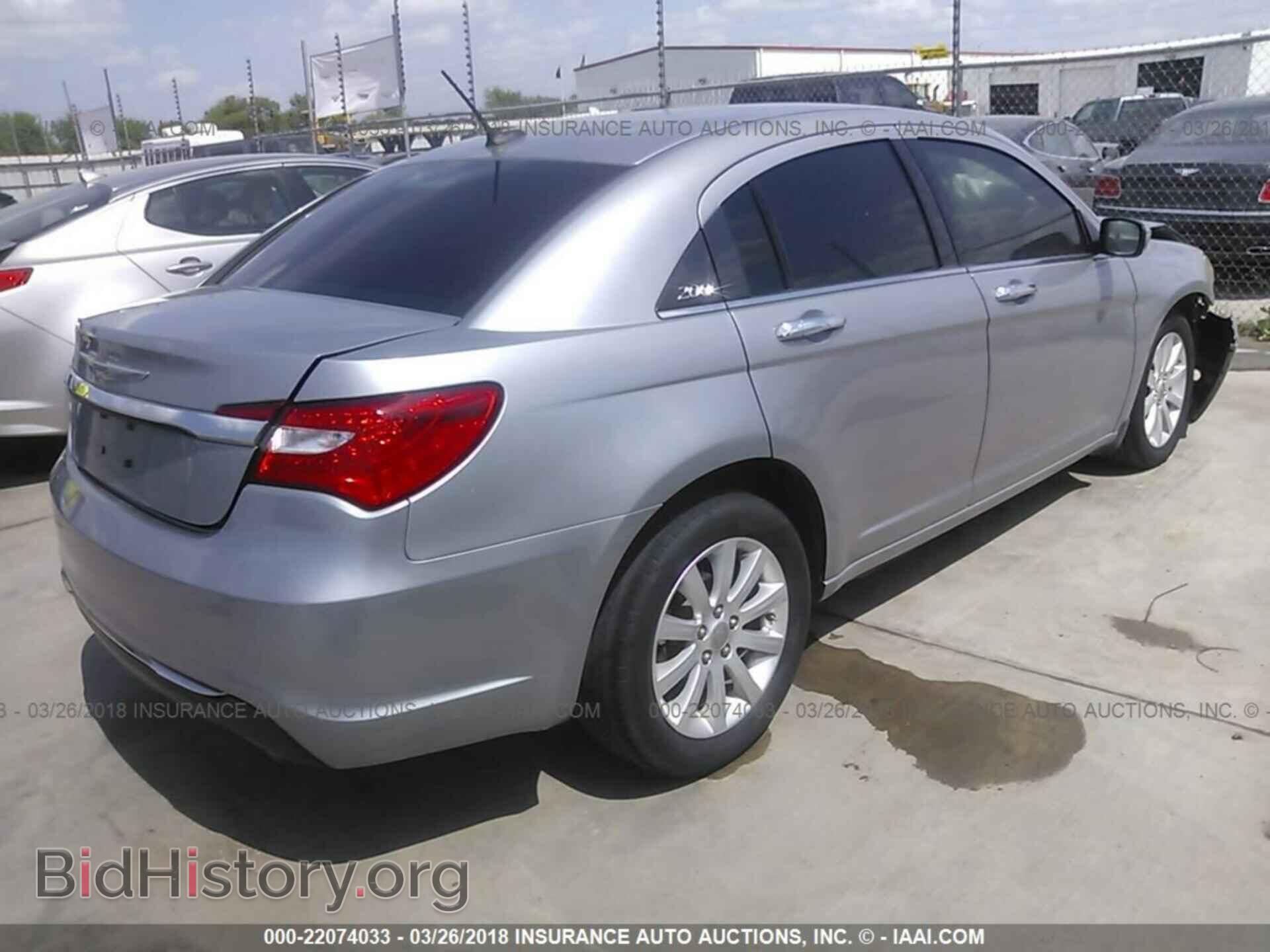 2014 Chrysler 200 - VIN: 1C3CCBCG3EN157142 - Фото 4