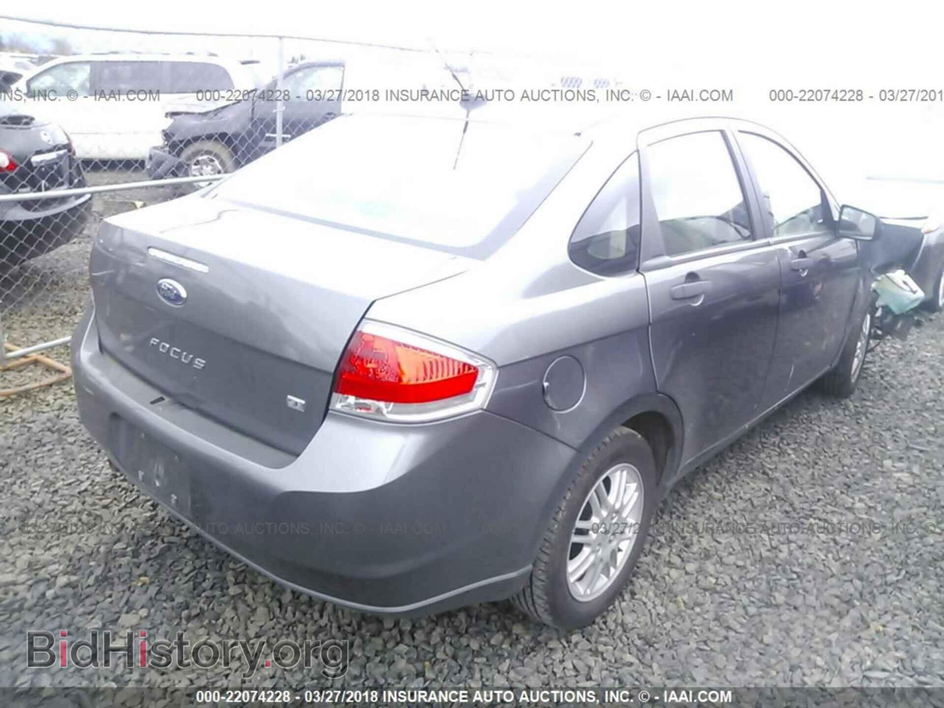 2011 Ford Focus - VIN: 1FAHP3FN2BW203187 - Фото 4