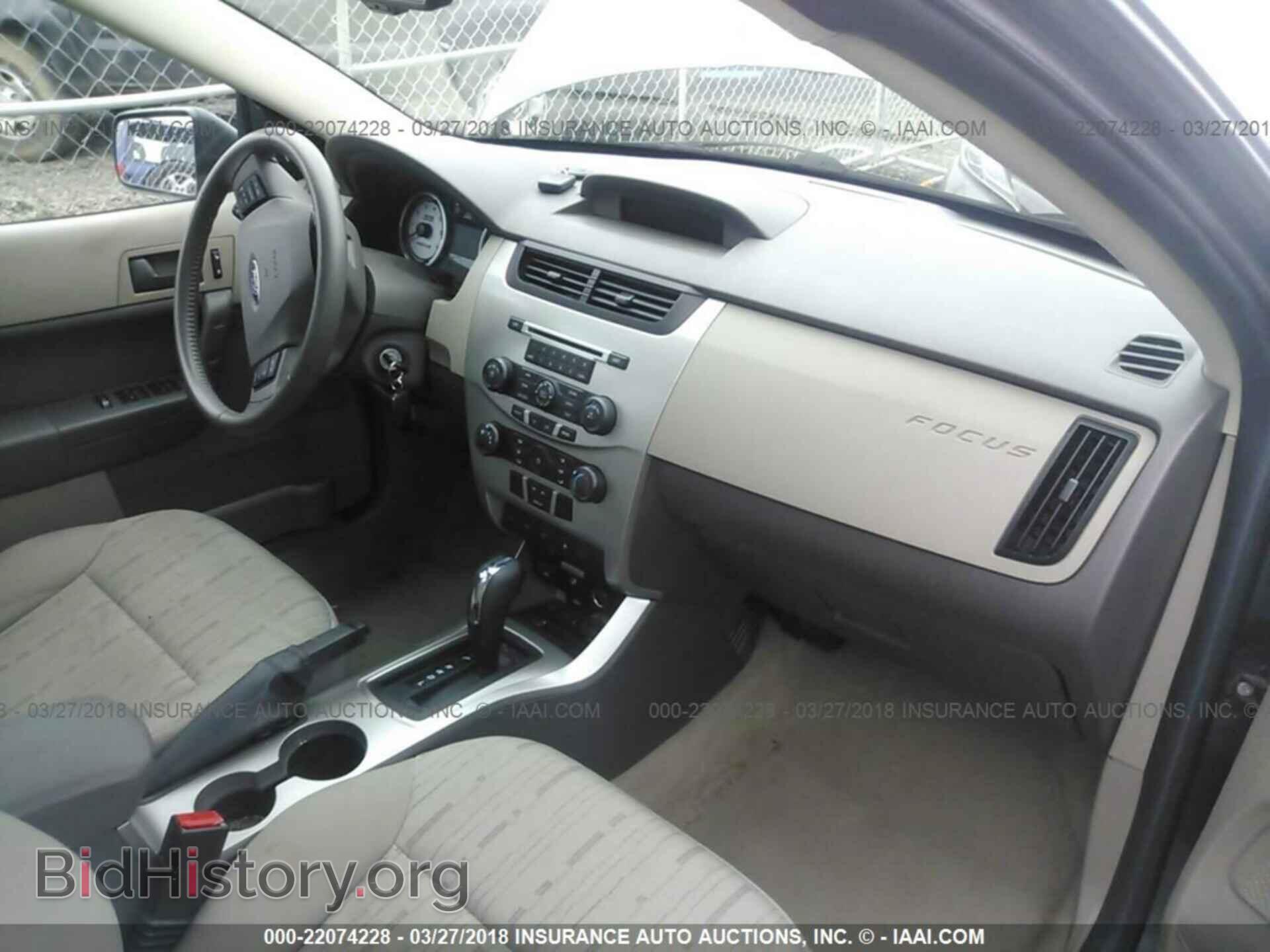 2011 Ford Focus - VIN: 1FAHP3FN2BW203187 - Фото 5