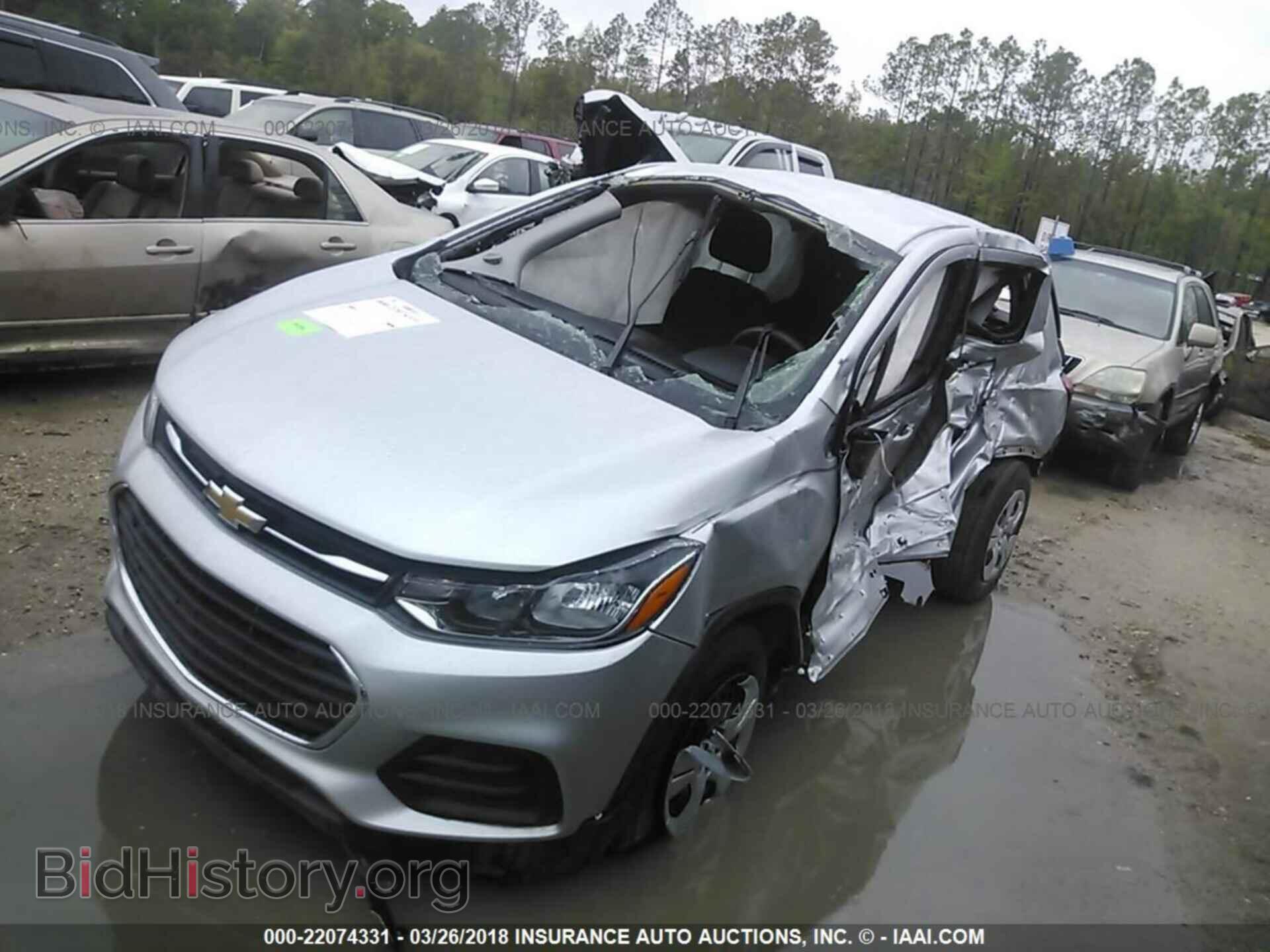 2017 Chevrolet Trax - VIN: KL7CJKSB1HB101095 - Фото 2