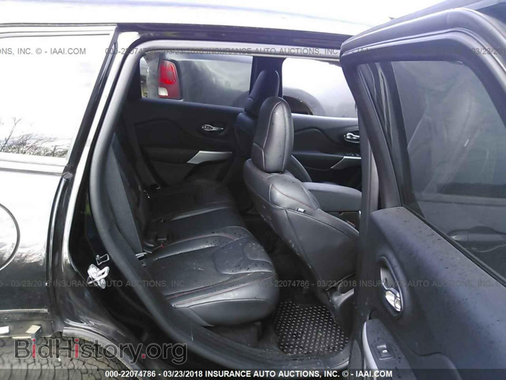 2017 Jeep Cherokee - VIN: 1C4PJMBB4HW647740 - Фото 8