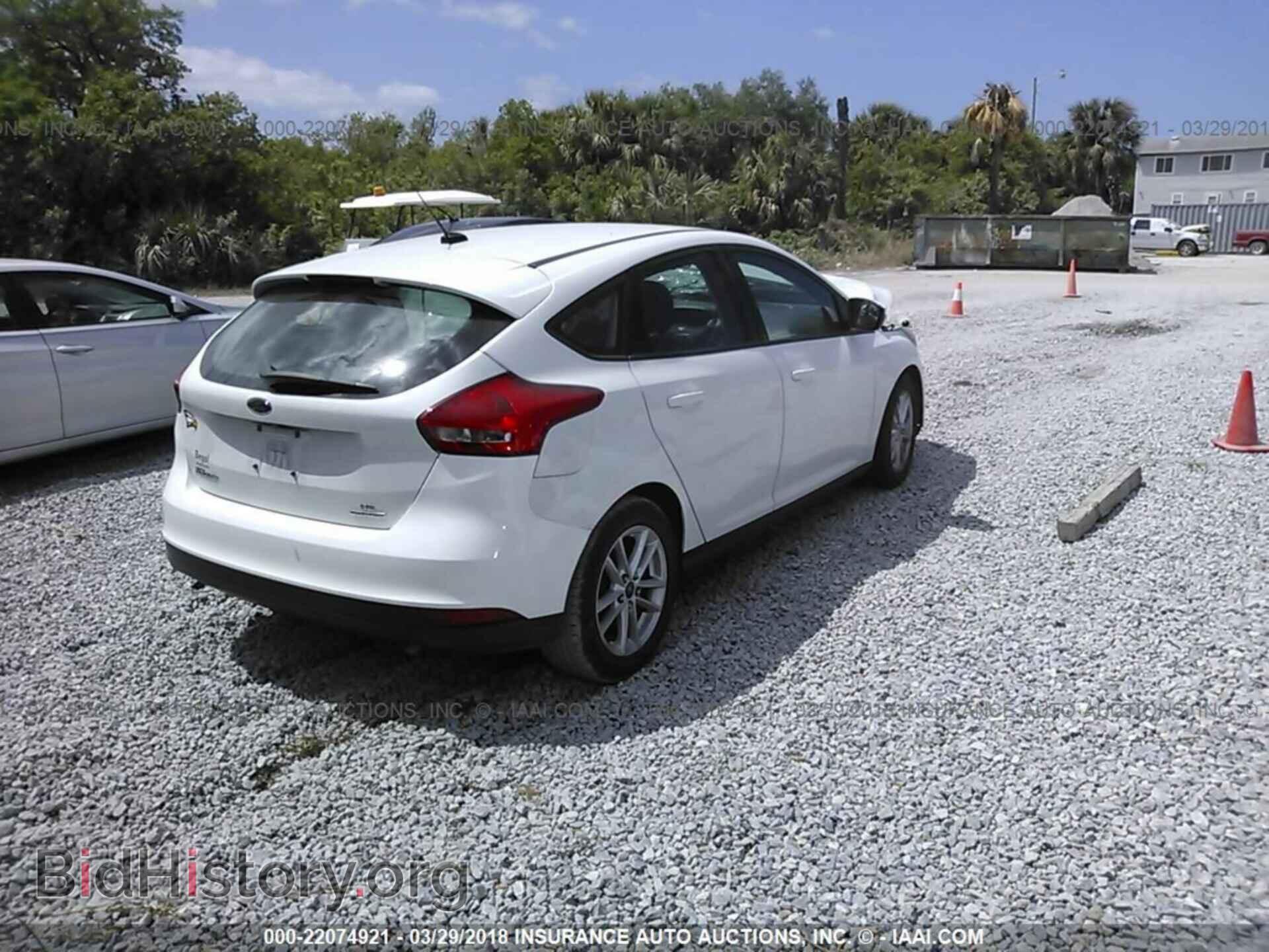 2015 Ford Focus - VIN: 1FADP3K2XFL325300 - Фото 4