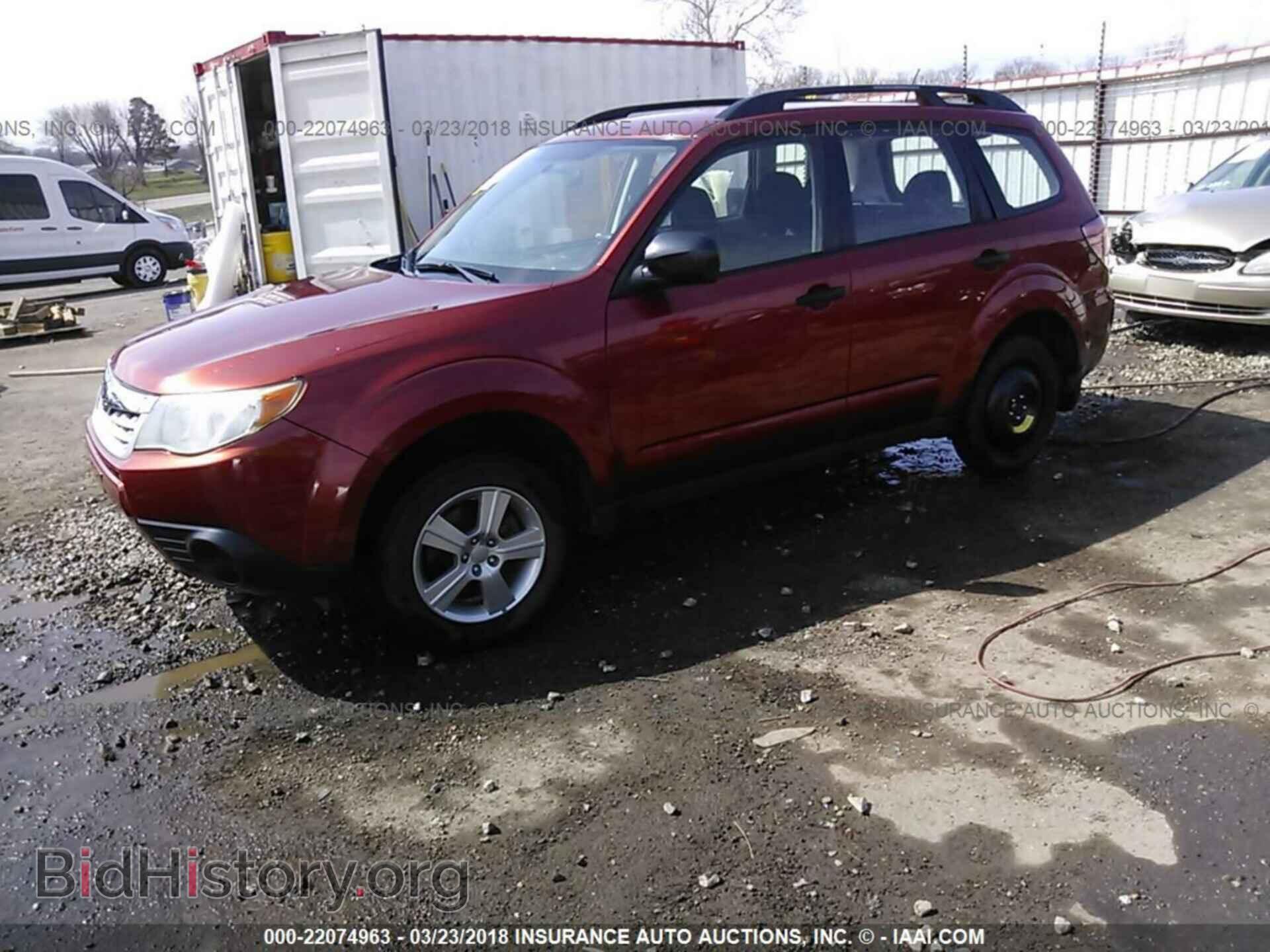 2011 Subaru Forester - VIN: JF2SHBBC2BH747819 - Фото 2