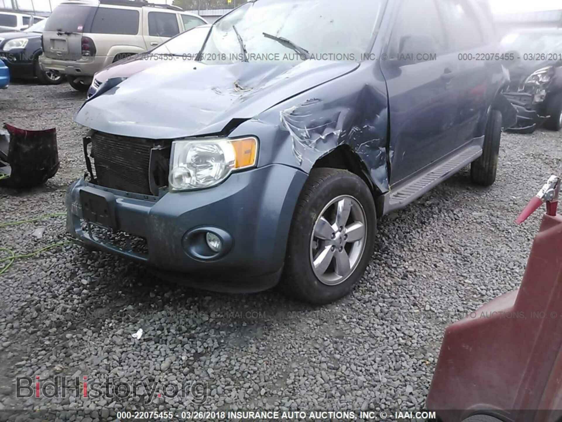 2011 Ford Escape - VIN: 1FMCU0DG2BKA07186 - Photo 2