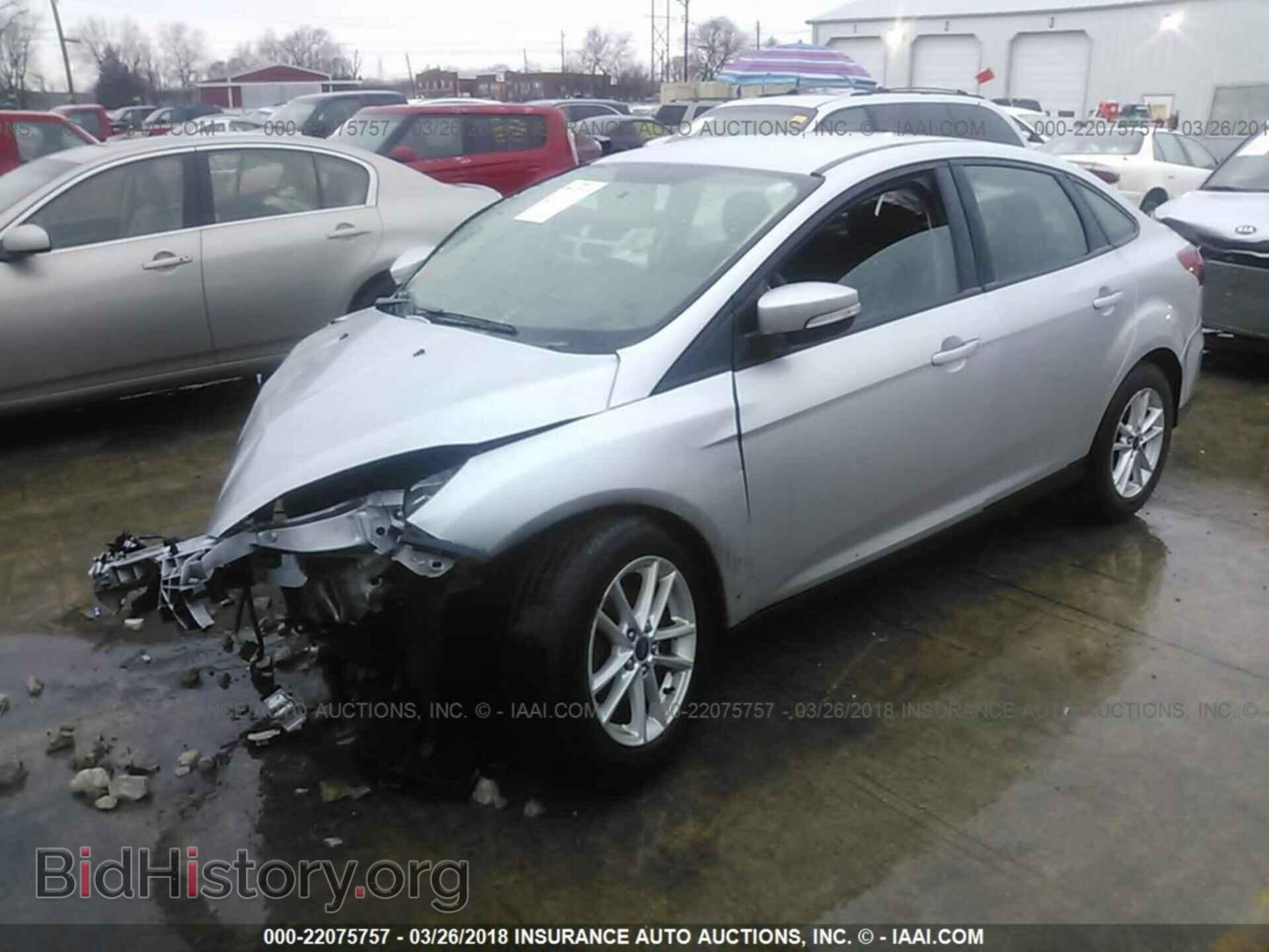 2016 Ford Focus - VIN: 1FADP3F28GL336856 - Photo 2