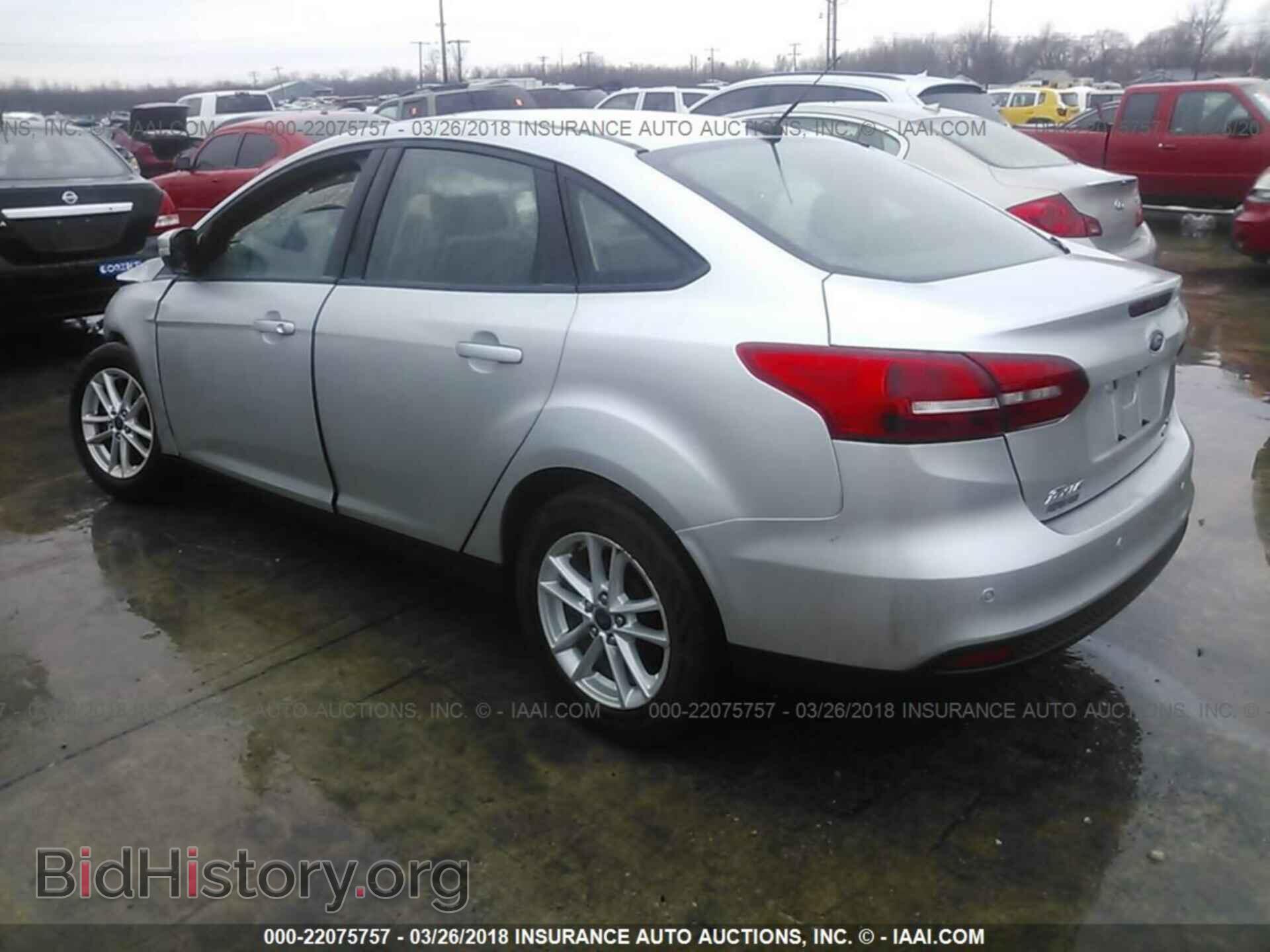 2016 Ford Focus - VIN: 1FADP3F28GL336856 - Photo 3