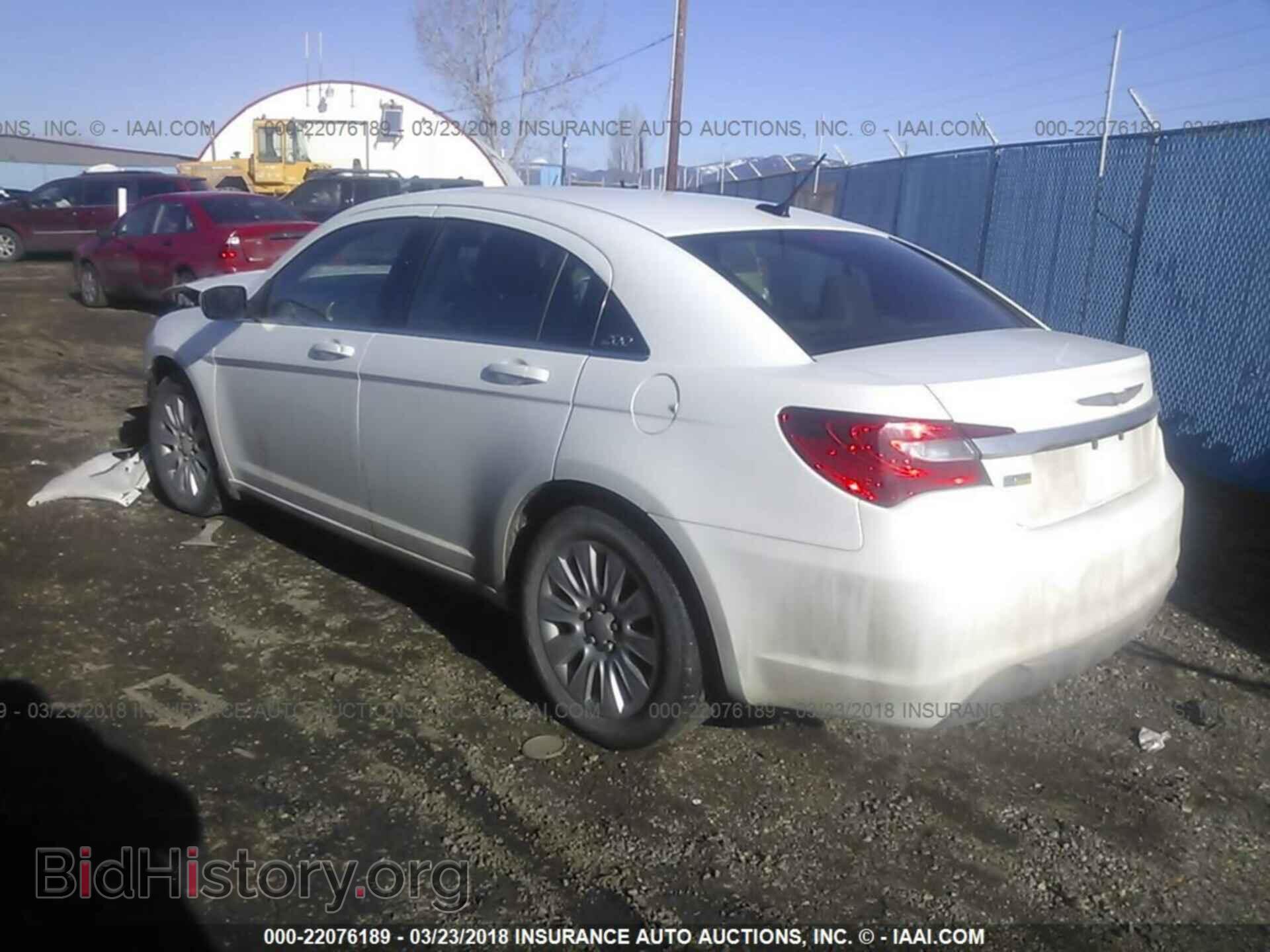 2012 Chrysler 200 - VIN: 1C3CCBAG0CN153825 - Фото 3
