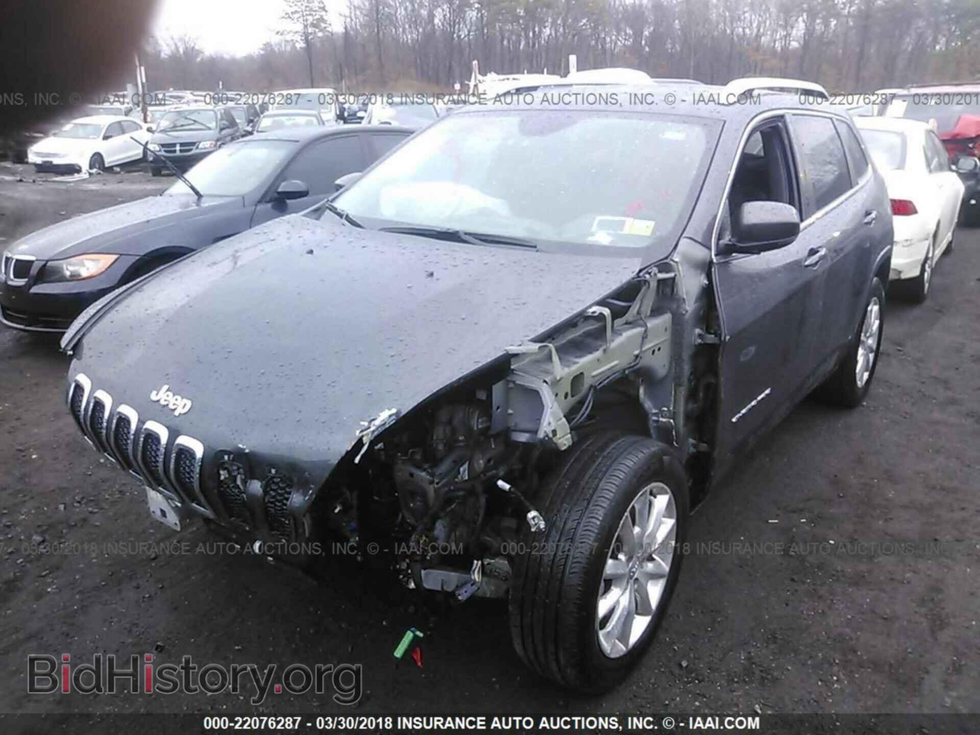 2017 Jeep Cherokee - VIN: 1C4PJMDB2HW543714 - Photo 2