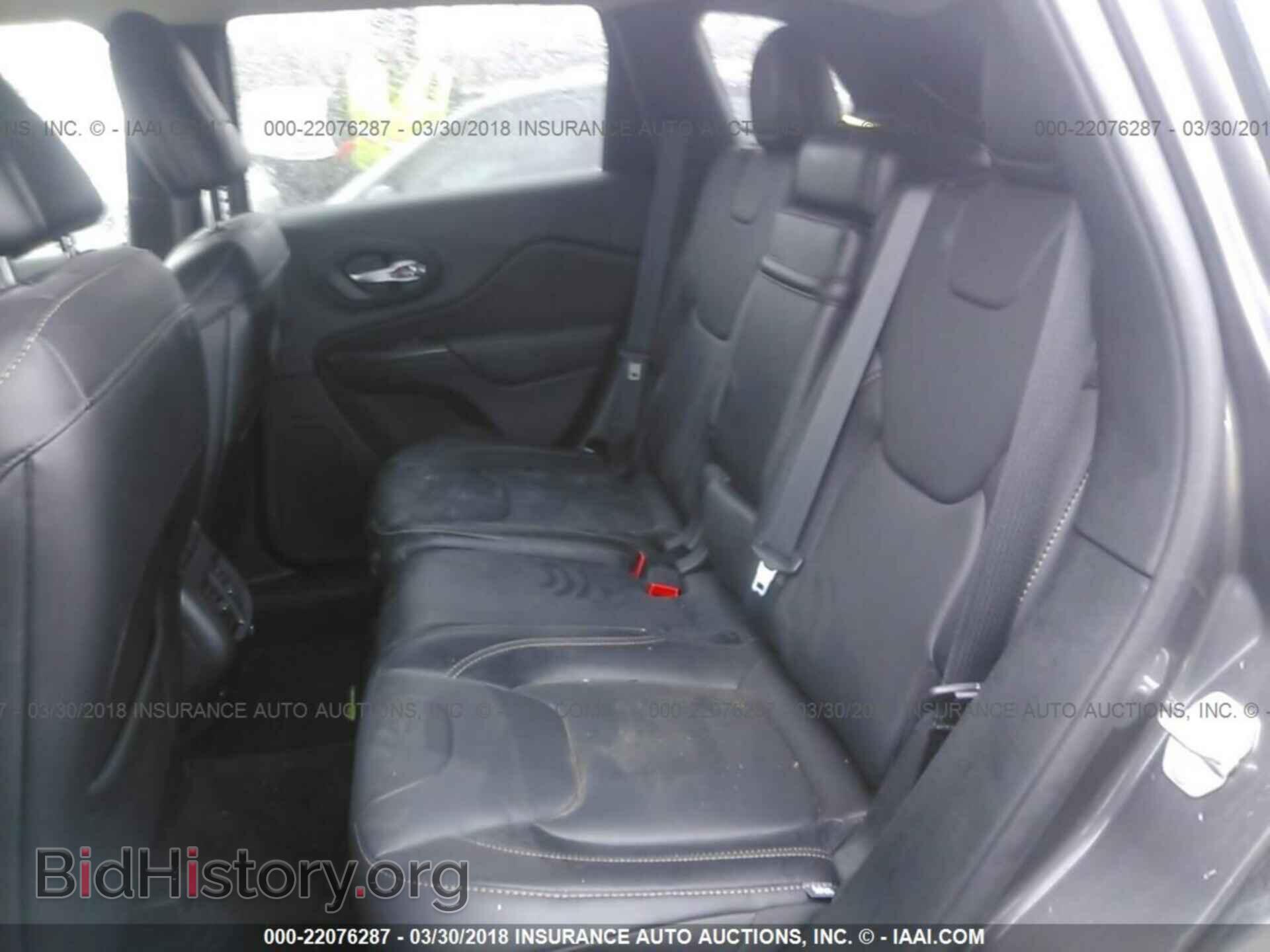 2017 Jeep Cherokee - VIN: 1C4PJMDB2HW543714 - Photo 8