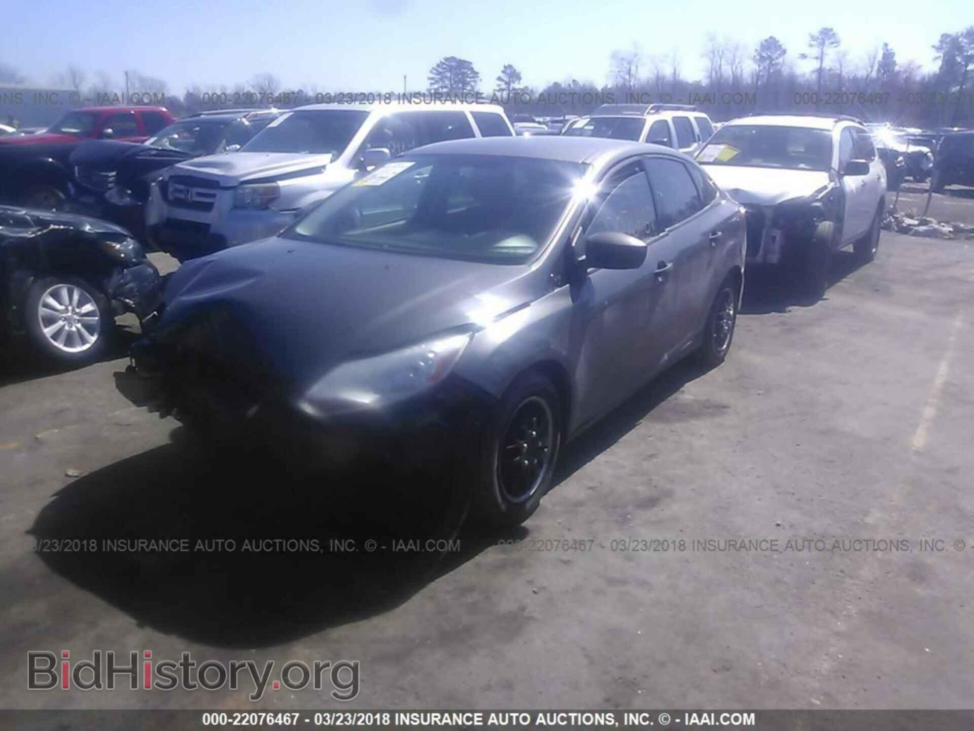 2013 Ford Focus - VIN: 1FADP3E2XDL186276 - Photo 2