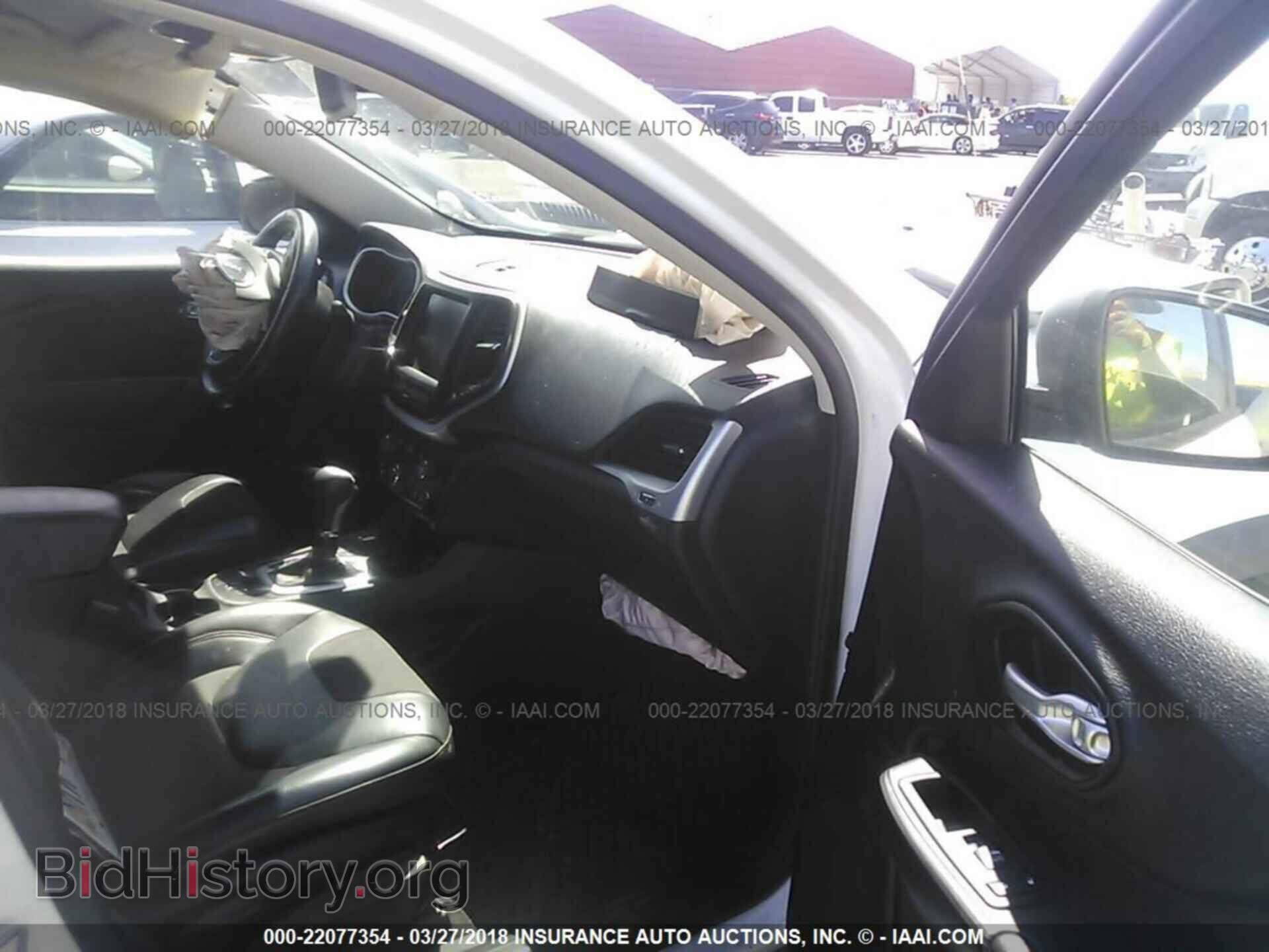 2015 Jeep Cherokee - VIN: 1C4PJMBS8FW786542 - Photo 5