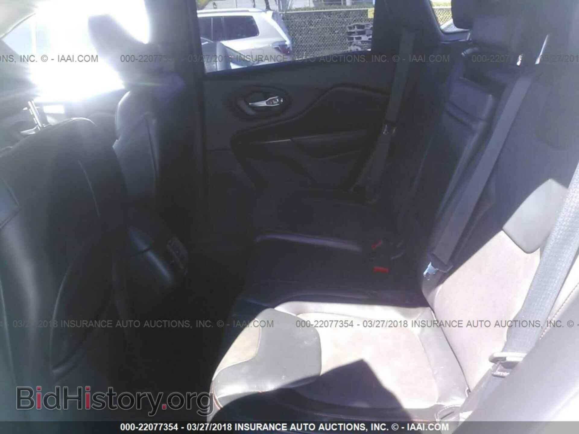 2015 Jeep Cherokee - VIN: 1C4PJMBS8FW786542 - Photo 8