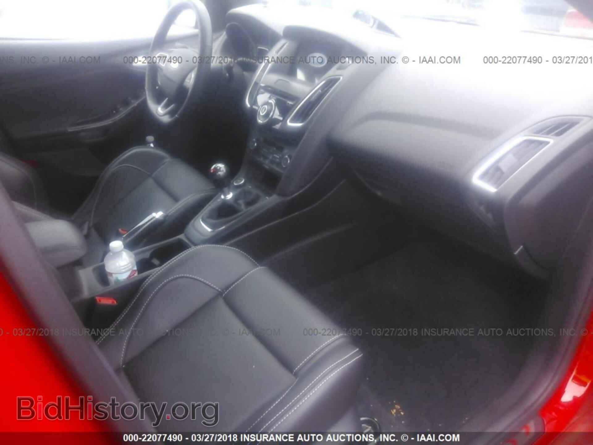 2017 Ford Focus - VIN: 1FADP3L93HL230981 - Photo 5