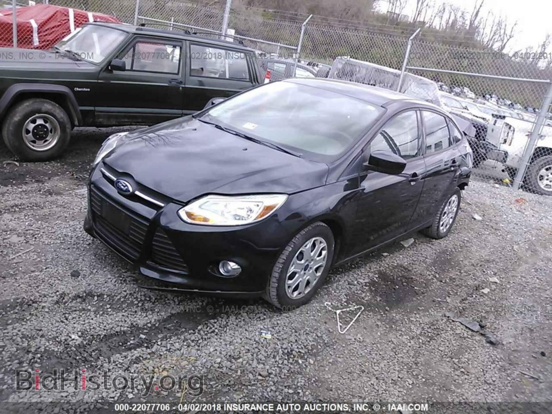 2012 Ford Focus - VIN: 1FAHP3F26CL351836 - Photo 2