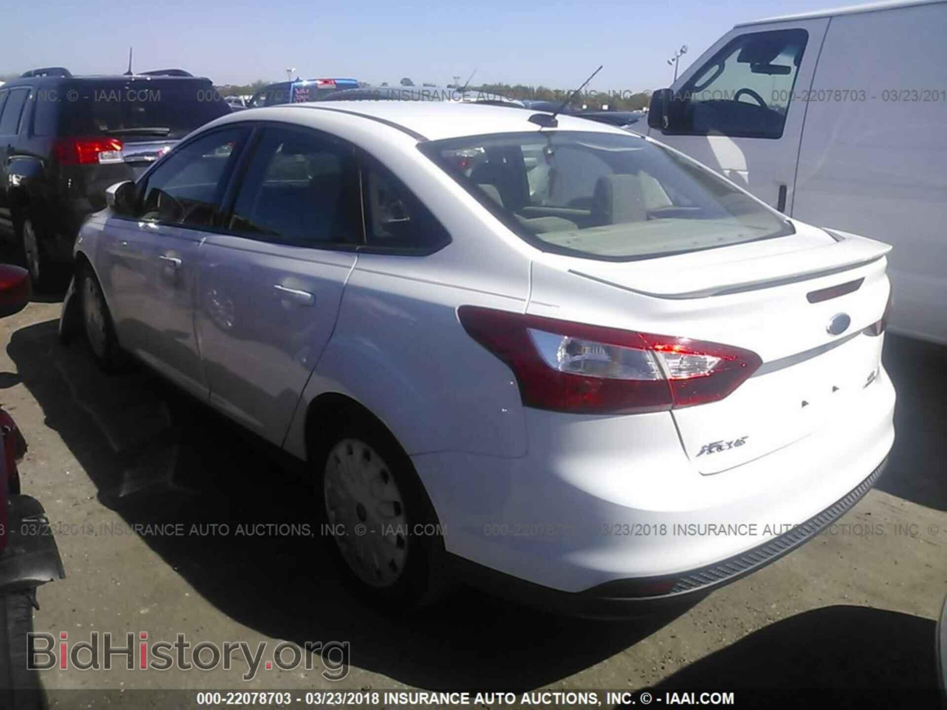 2014 Ford Focus - VIN: 1FADP3F26EL104382 - Photo 3