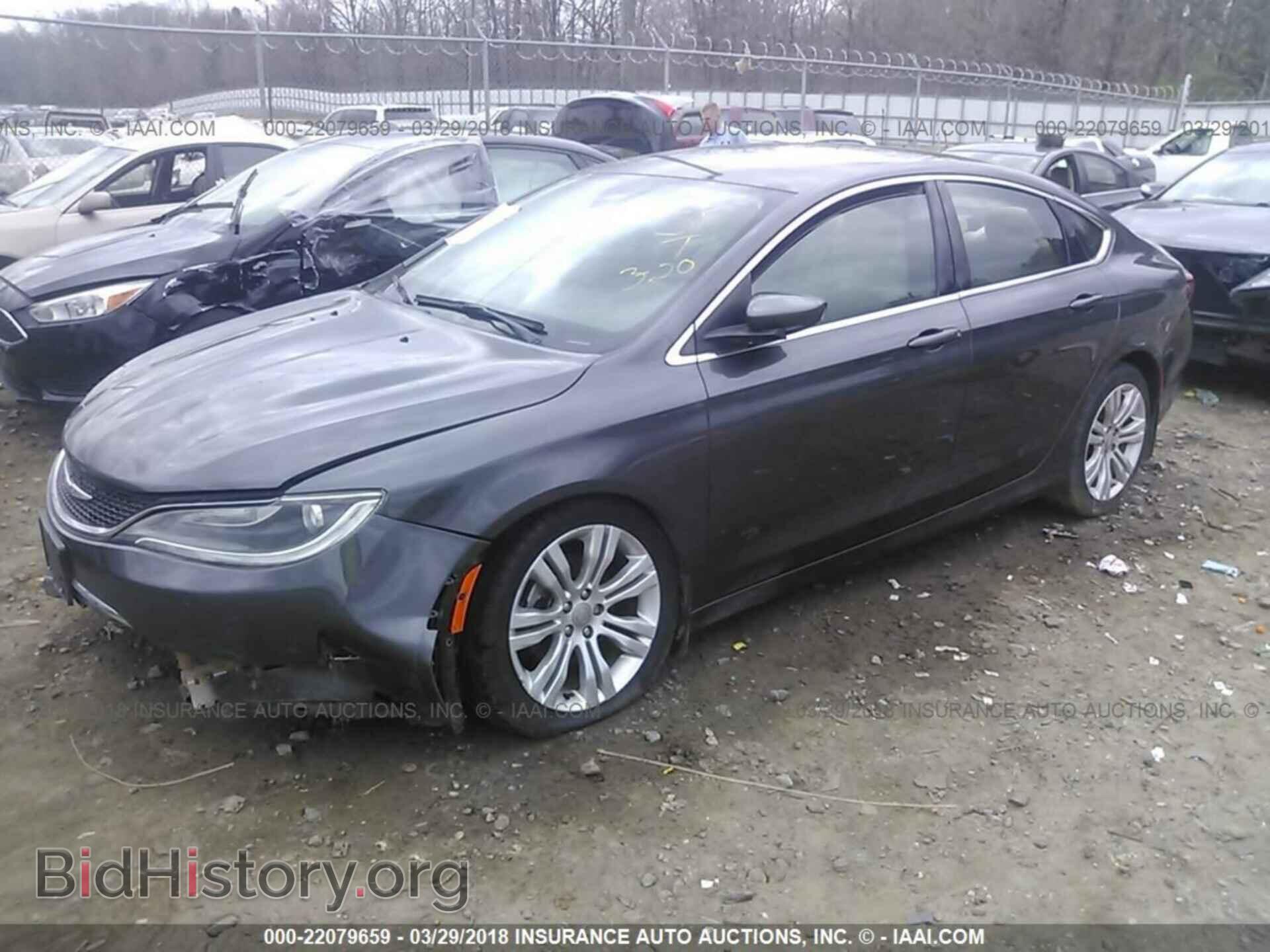 2015 Chrysler 200 - VIN: 1C3CCCAB2FN569566 - Photo 2