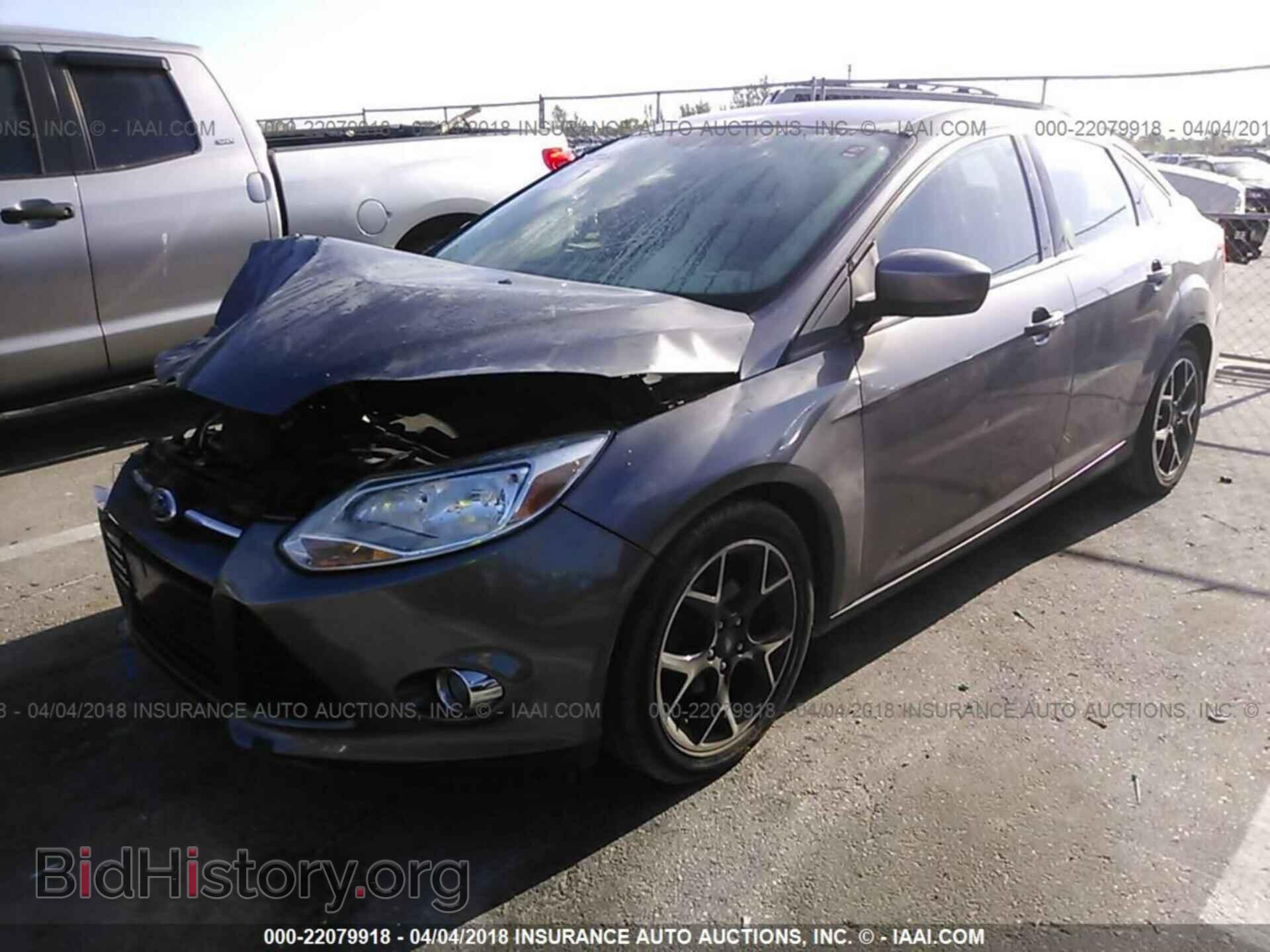 2012 Ford Focus - VIN: 1FAHP3F27CL126230 - Фото 2