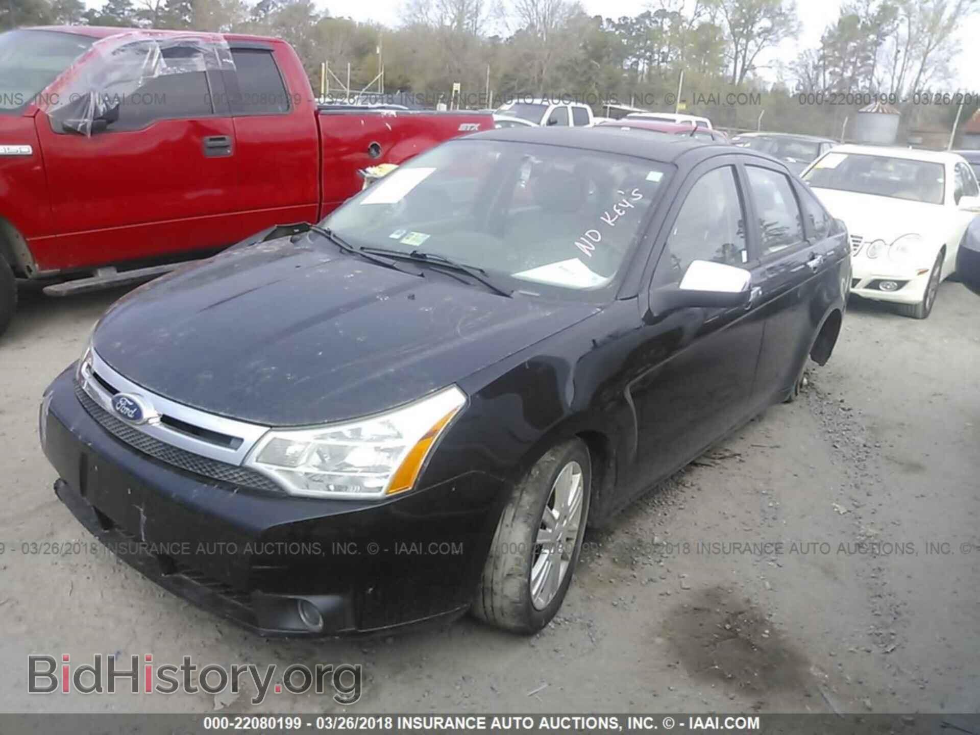 2011 Ford Focus - VIN: 1FAHP3HN0BW181509 - Фото 2