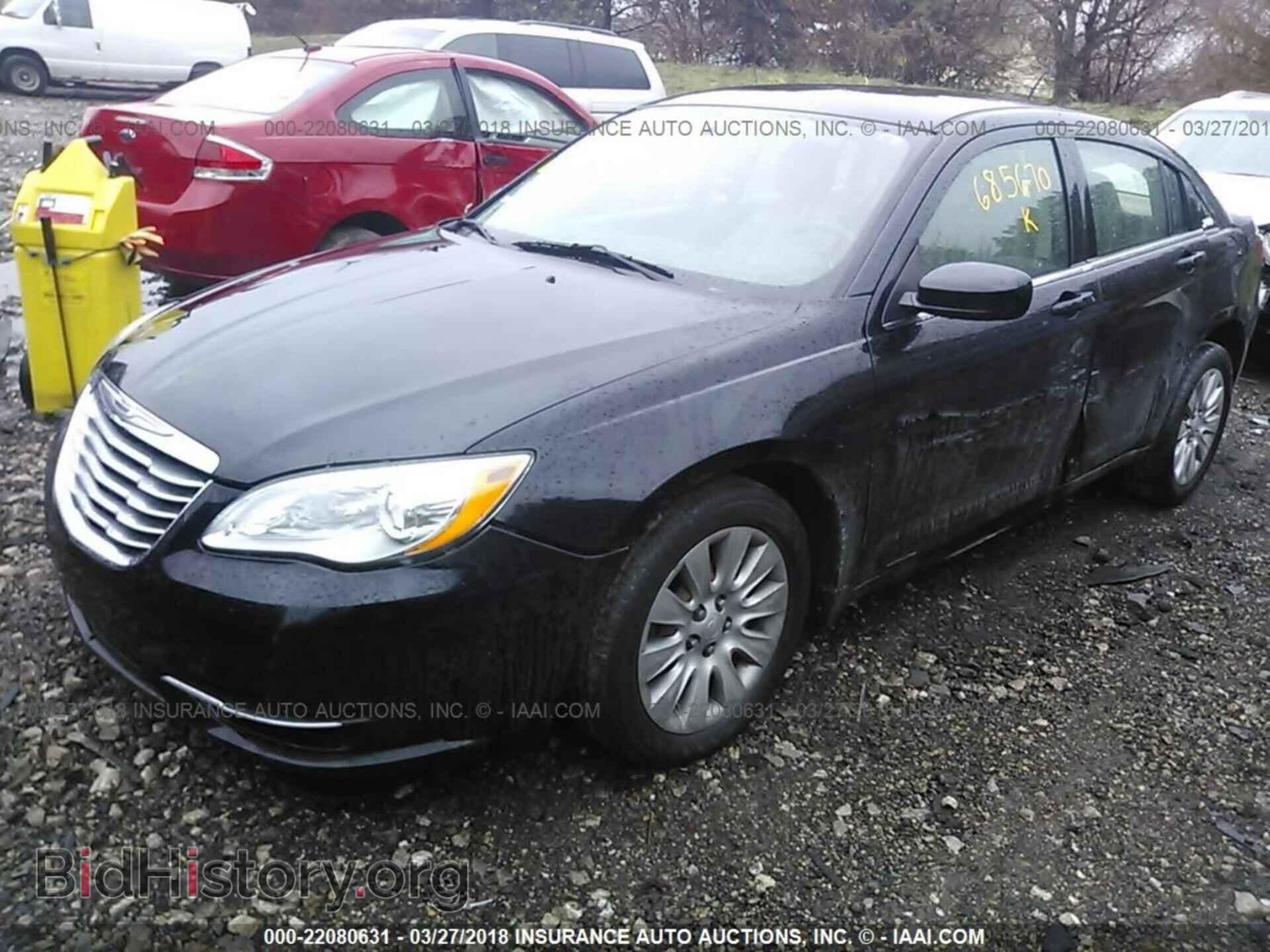 2013 Chrysler 200 - VIN: 1C3CCBAB8DN685670 - Photo 2