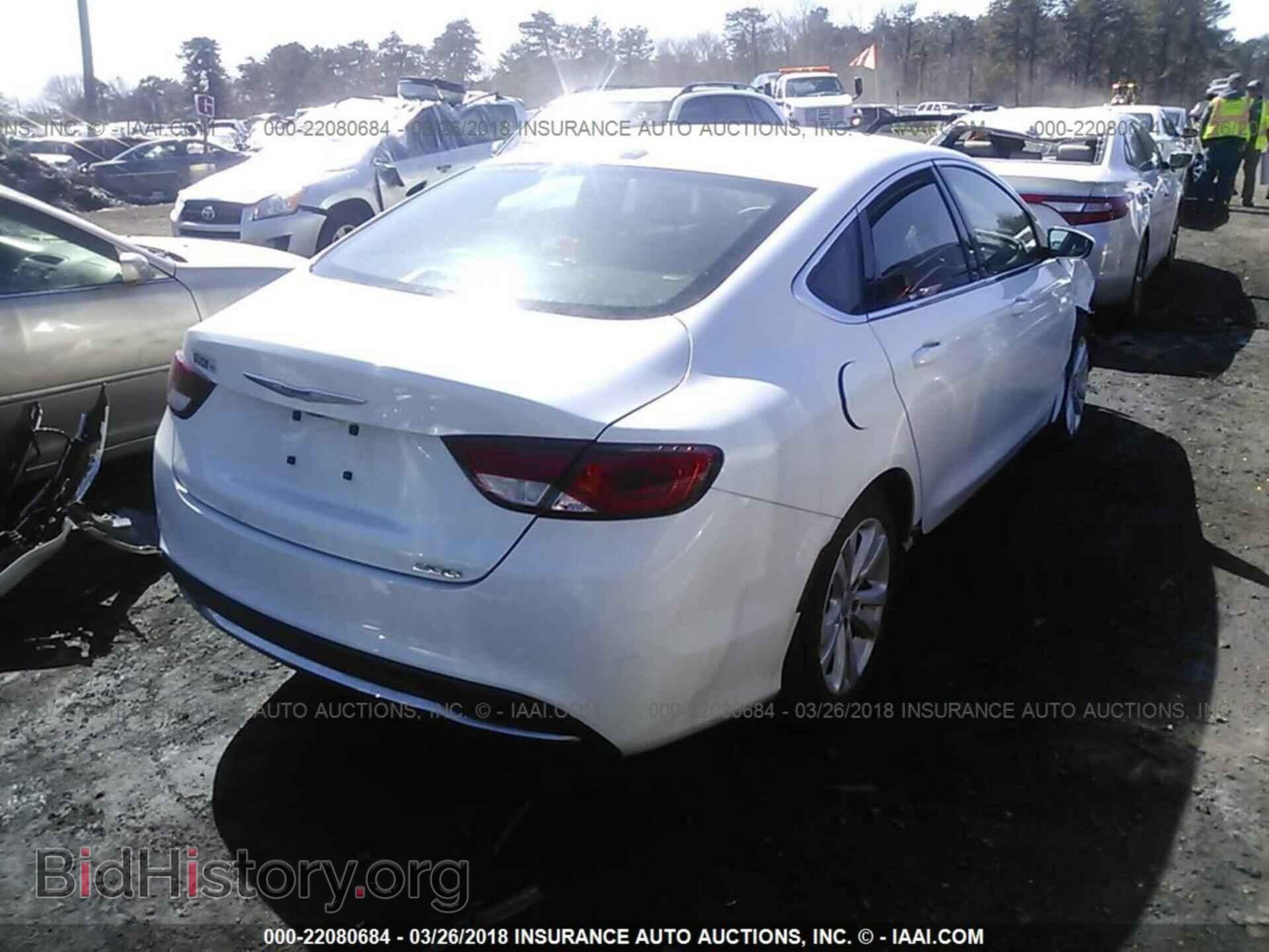 2015 Chrysler 200 - VIN: 1C3CCCAB0FN536730 - Photo 4