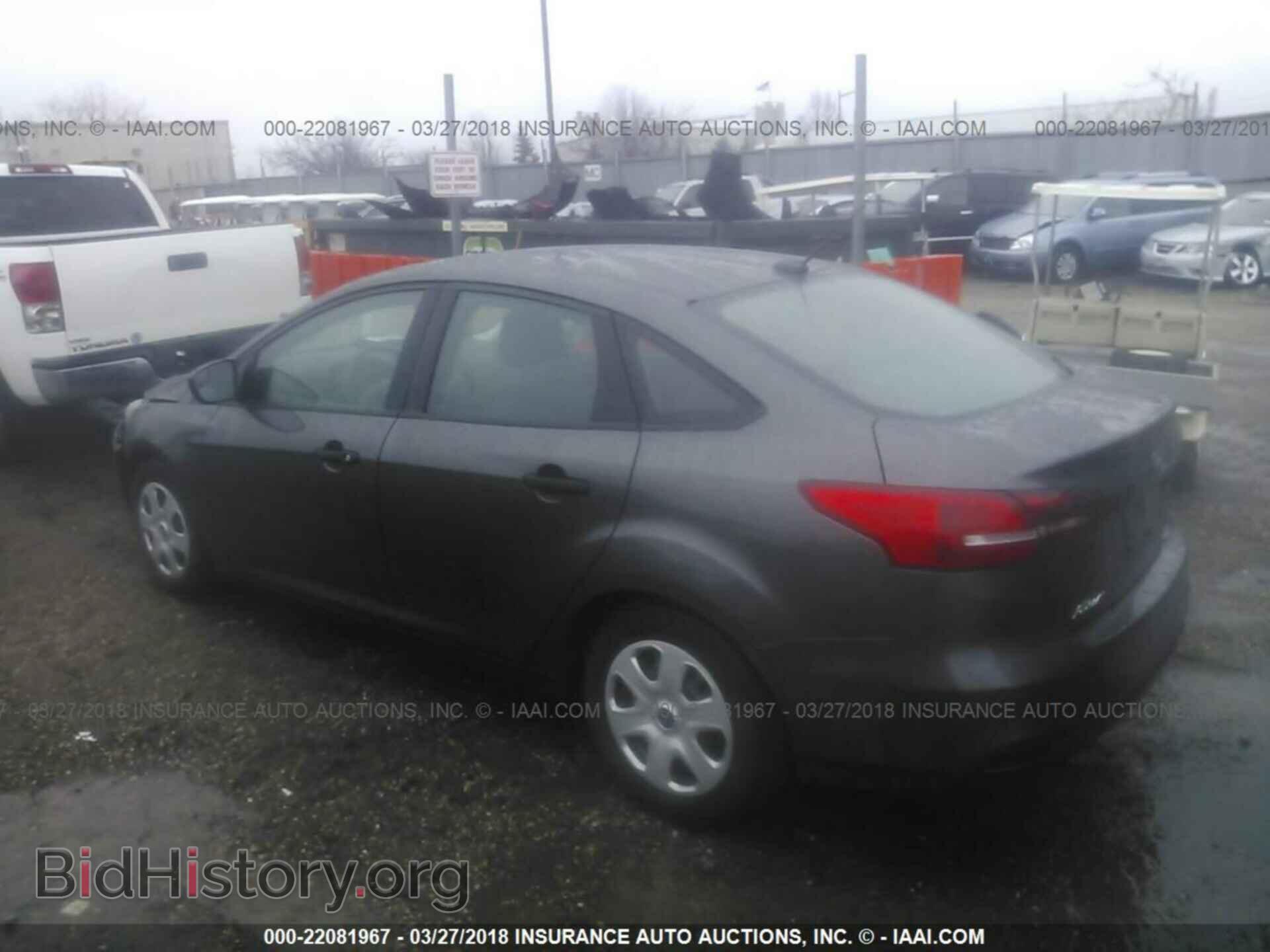2015 Ford Focus - VIN: 1FADP3E20FL373125 - Photo 3