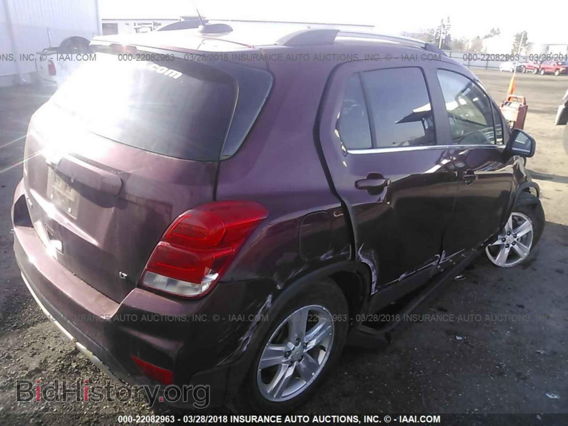 2017 Chevrolet Trax - VIN: 3GNCJPSB3HL230381 - Photo 4
