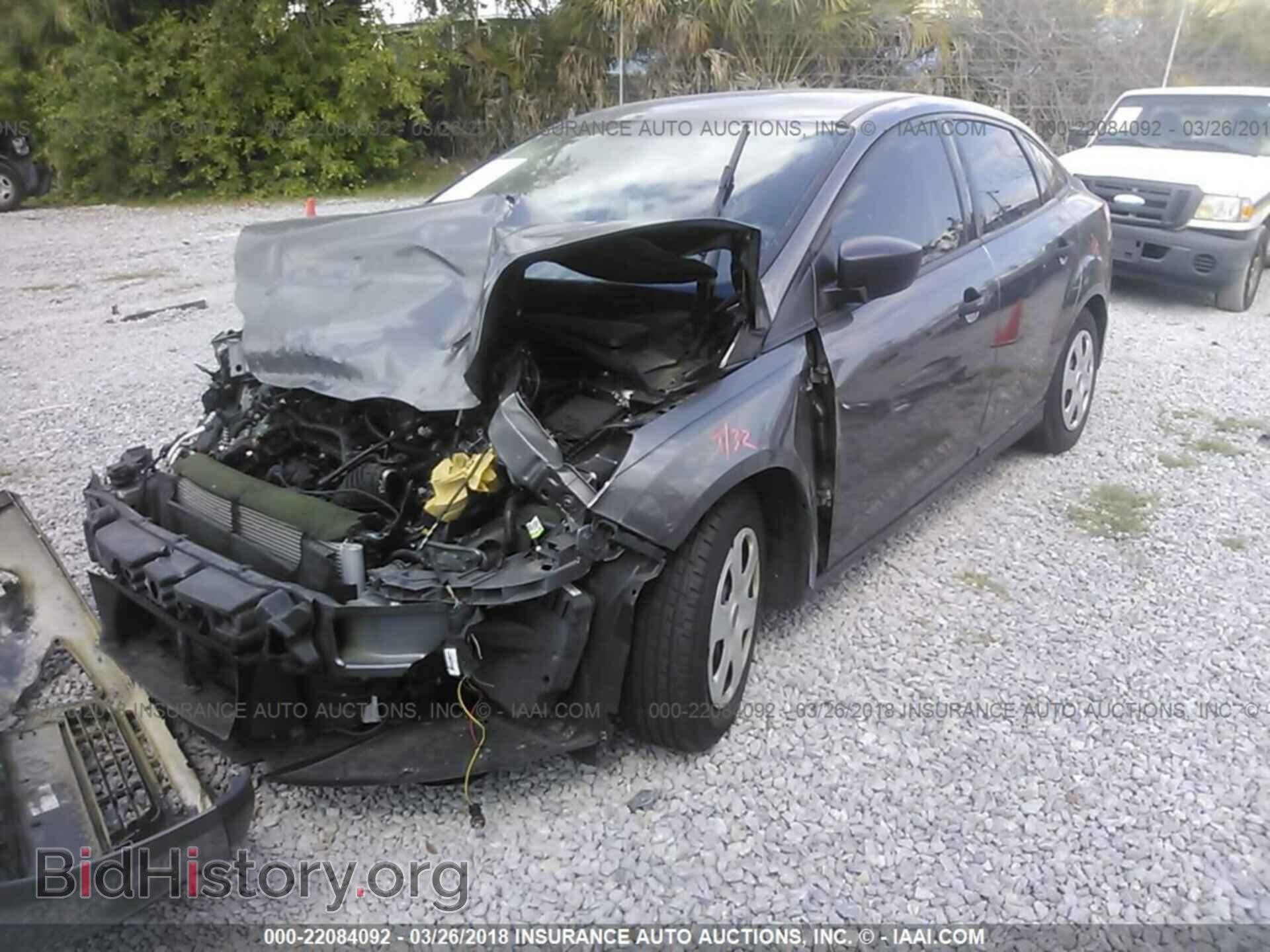 2014 Ford Focus - VIN: 1FADP3E25EL104231 - Photo 2