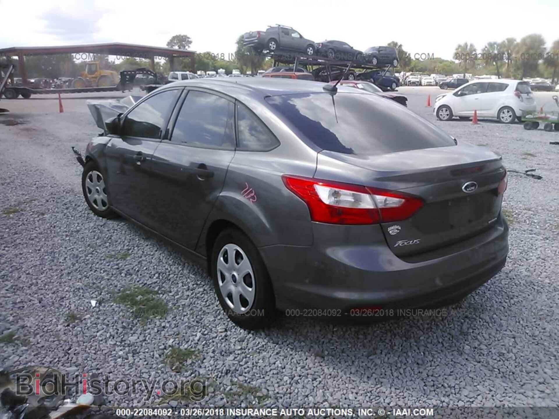 2014 Ford Focus - VIN: 1FADP3E25EL104231 - Photo 3