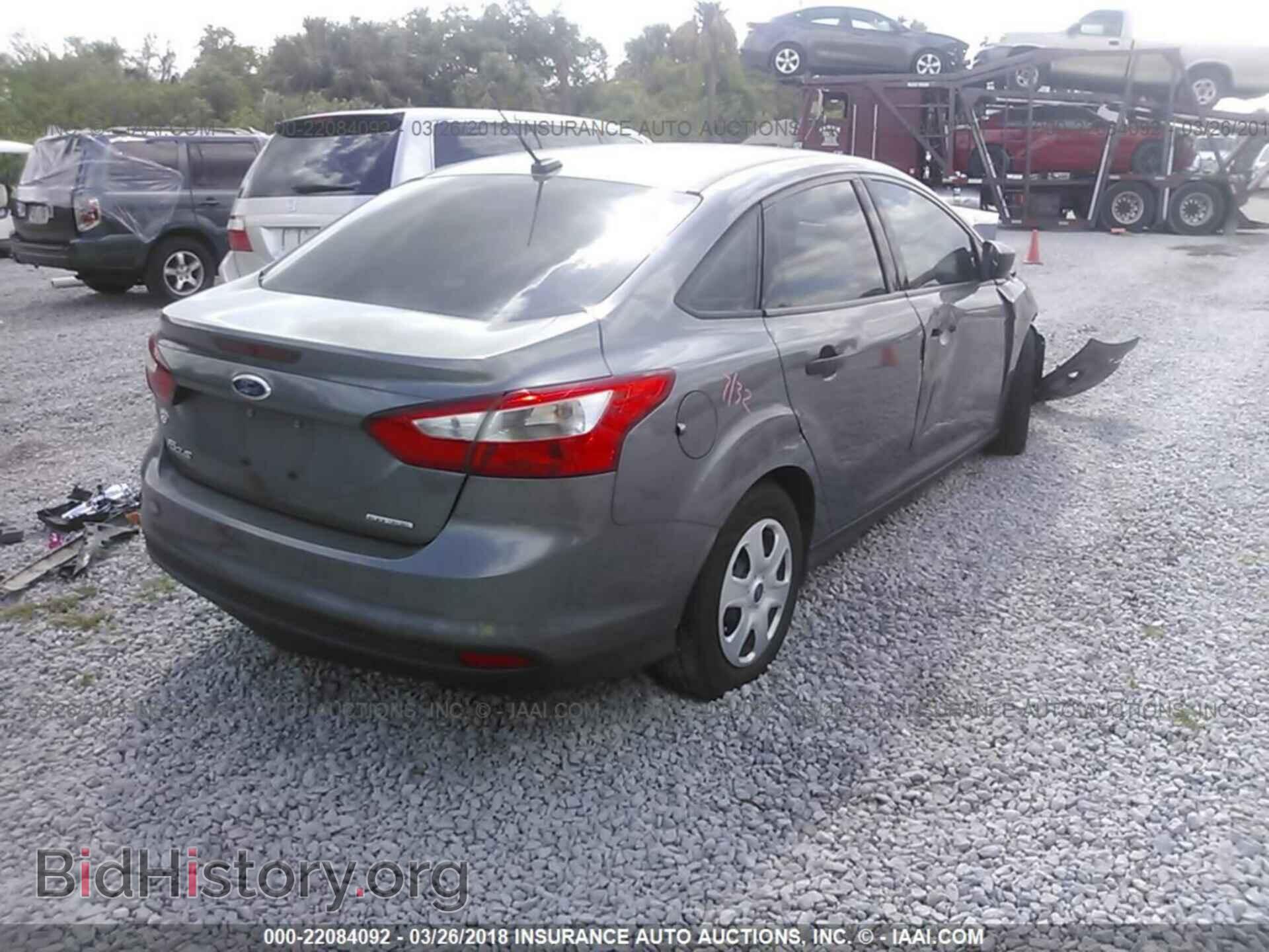 2014 Ford Focus - VIN: 1FADP3E25EL104231 - Photo 4