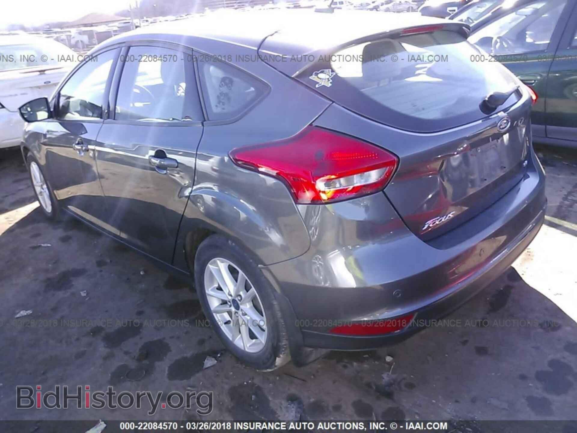 2015 Ford Focus - VIN: 1FADP3K22FL296018 - Photo 3