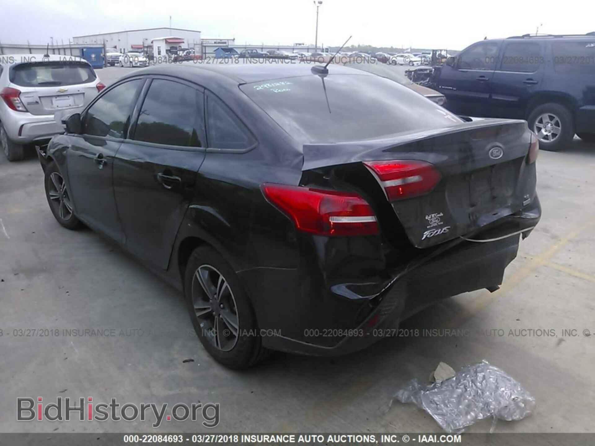2017 Ford Focus - VIN: 1FADP3FE4HL307656 - Photo 3