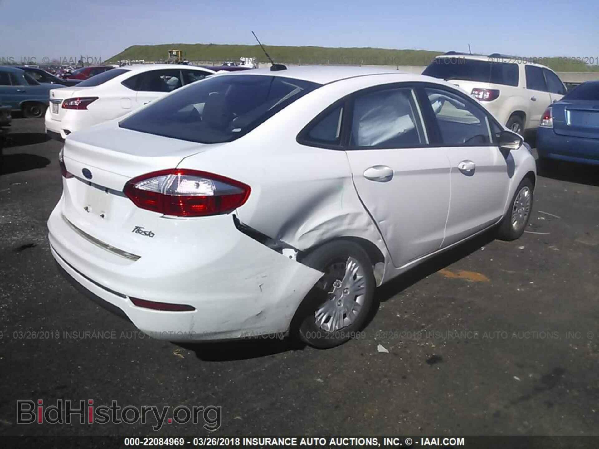 2015 Ford Fiesta - VIN: 3FADP4AJ9FM105191 - Фото 4
