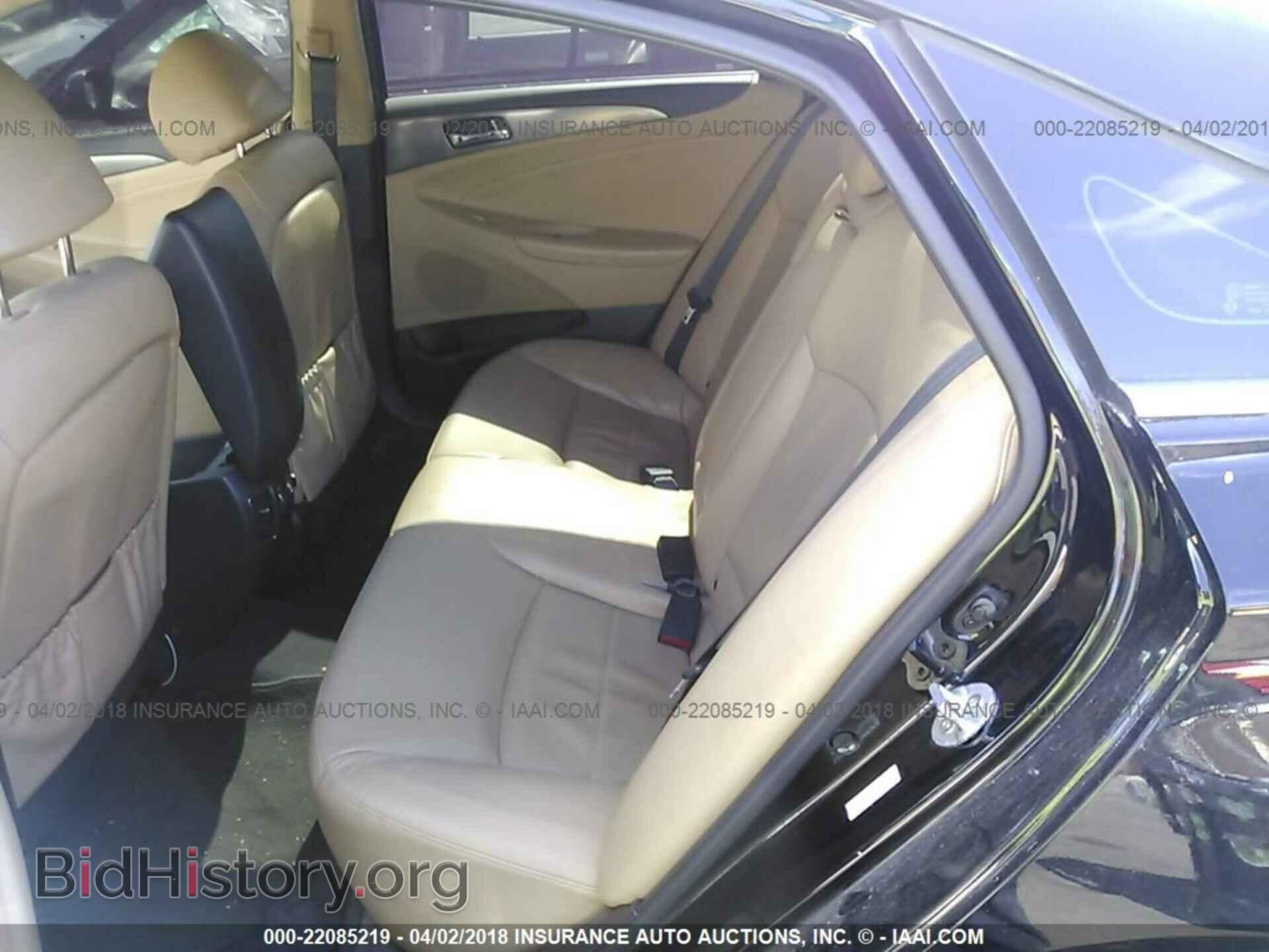 2012 Hyundai Sonata - VIN: KMHEC4A4XCA036049 - Photo 8