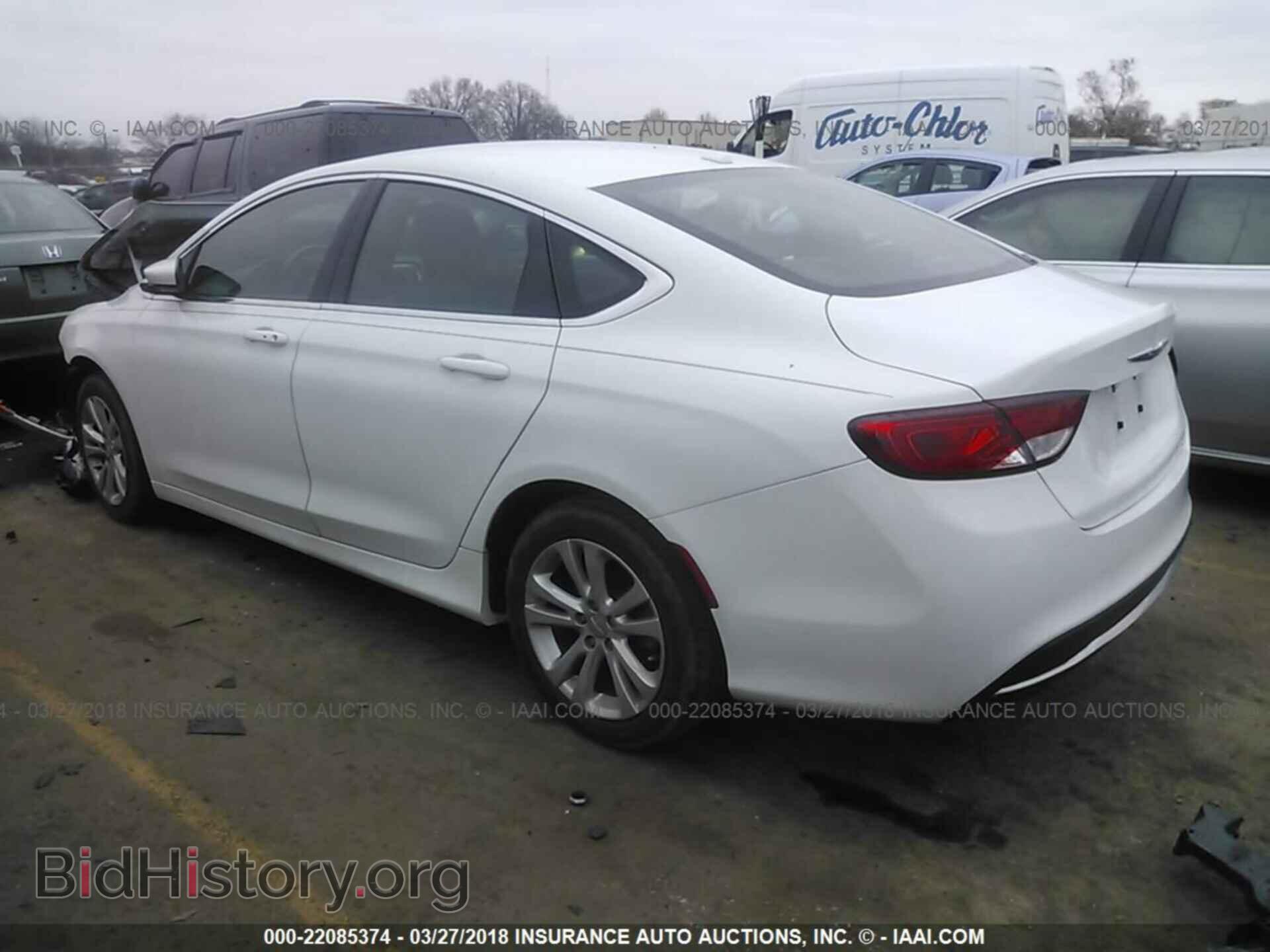 2015 Chrysler 200 - VIN: 1C3CCCAB7FN640714 - Photo 3
