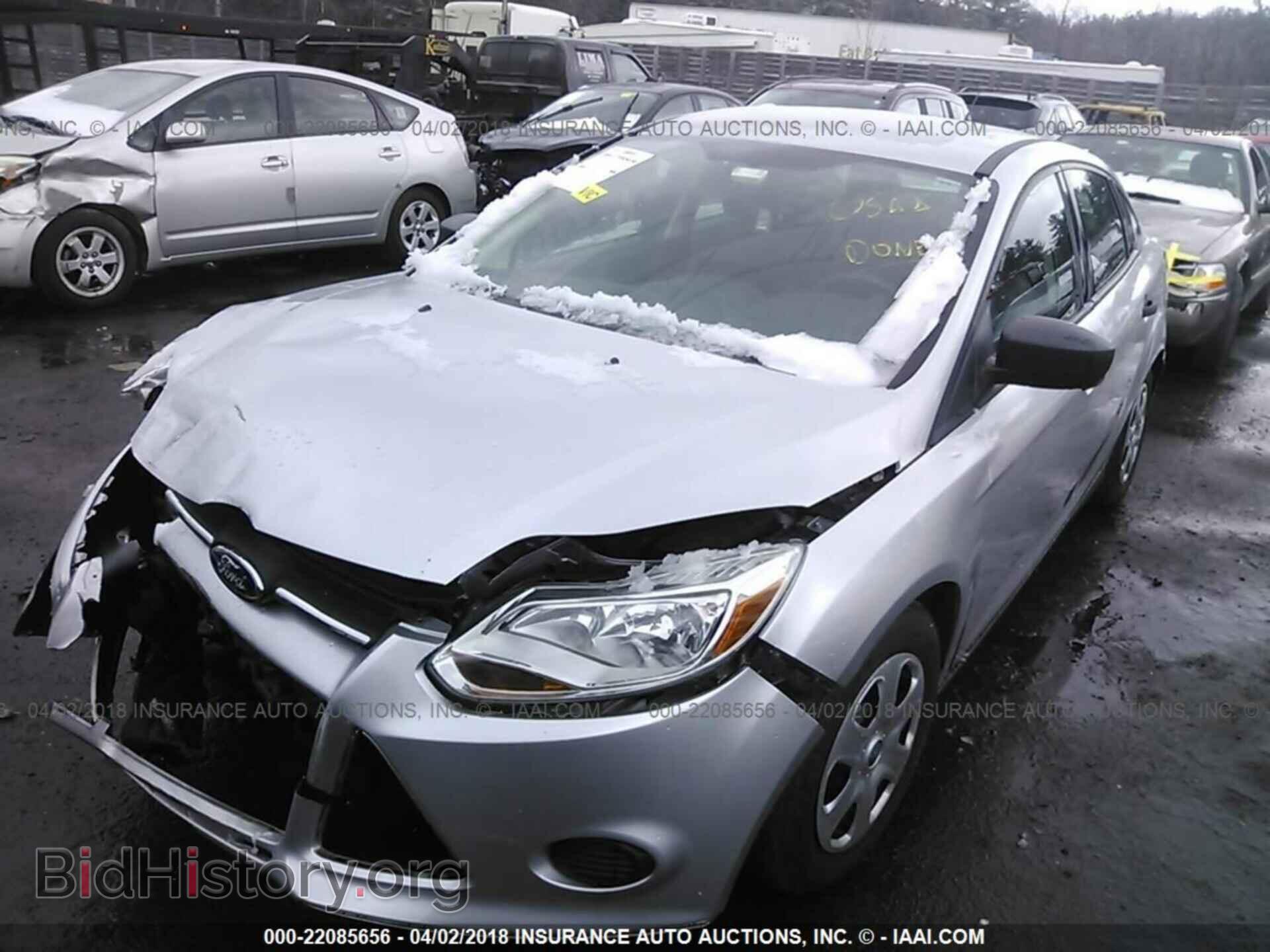 2012 Ford Focus - VIN: 1FAHP3E26CL149452 - Photo 2
