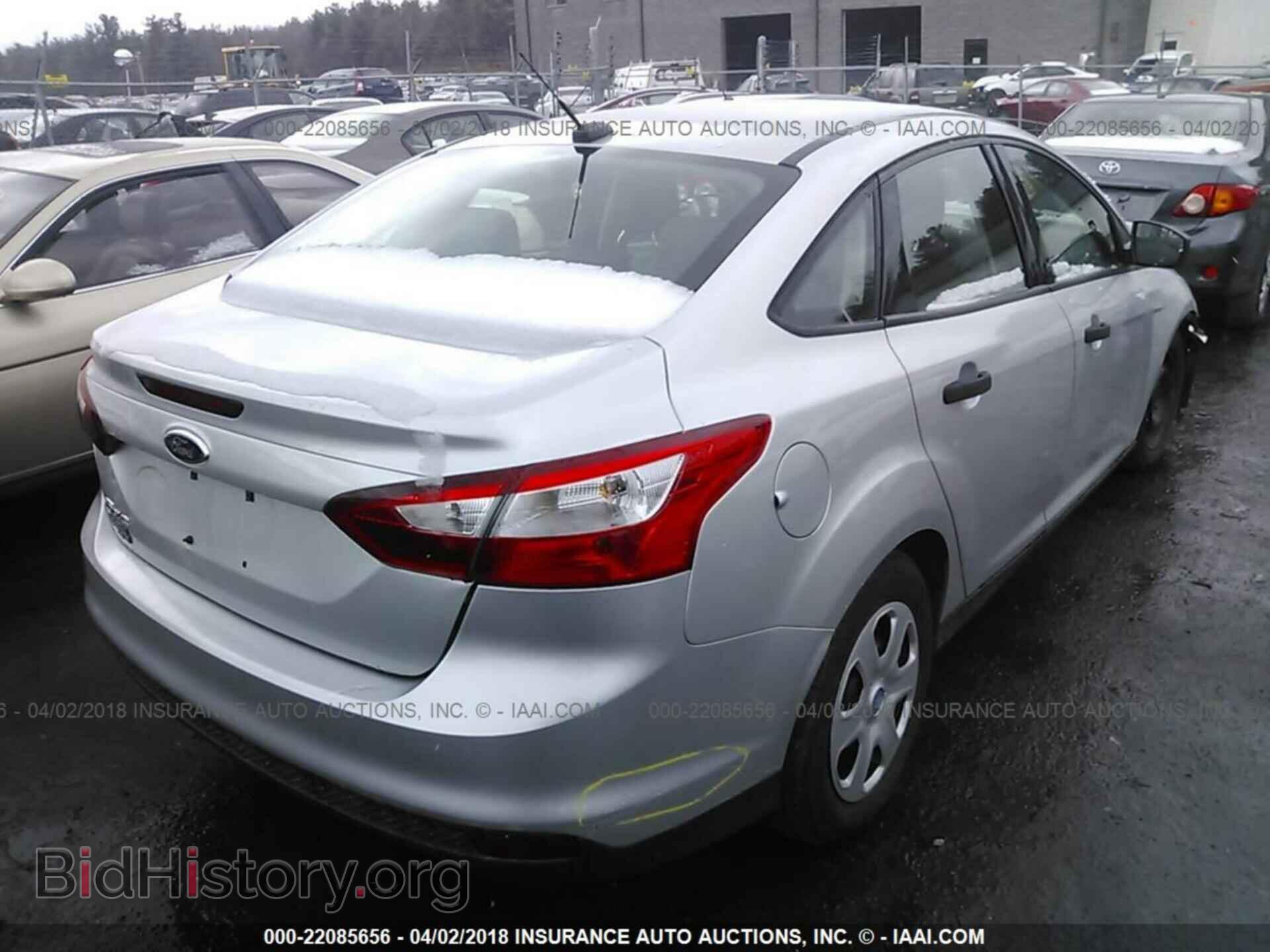 2012 Ford Focus - VIN: 1FAHP3E26CL149452 - Photo 4