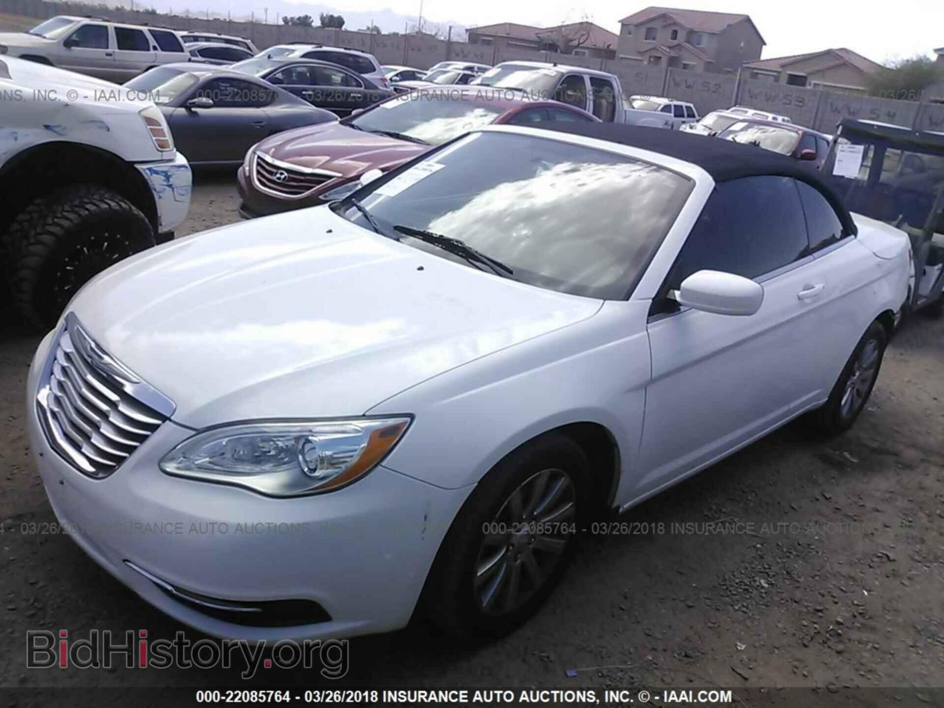 2012 Chrysler 200 - VIN: 1C3BCBEB0CN218392 - Photo 2
